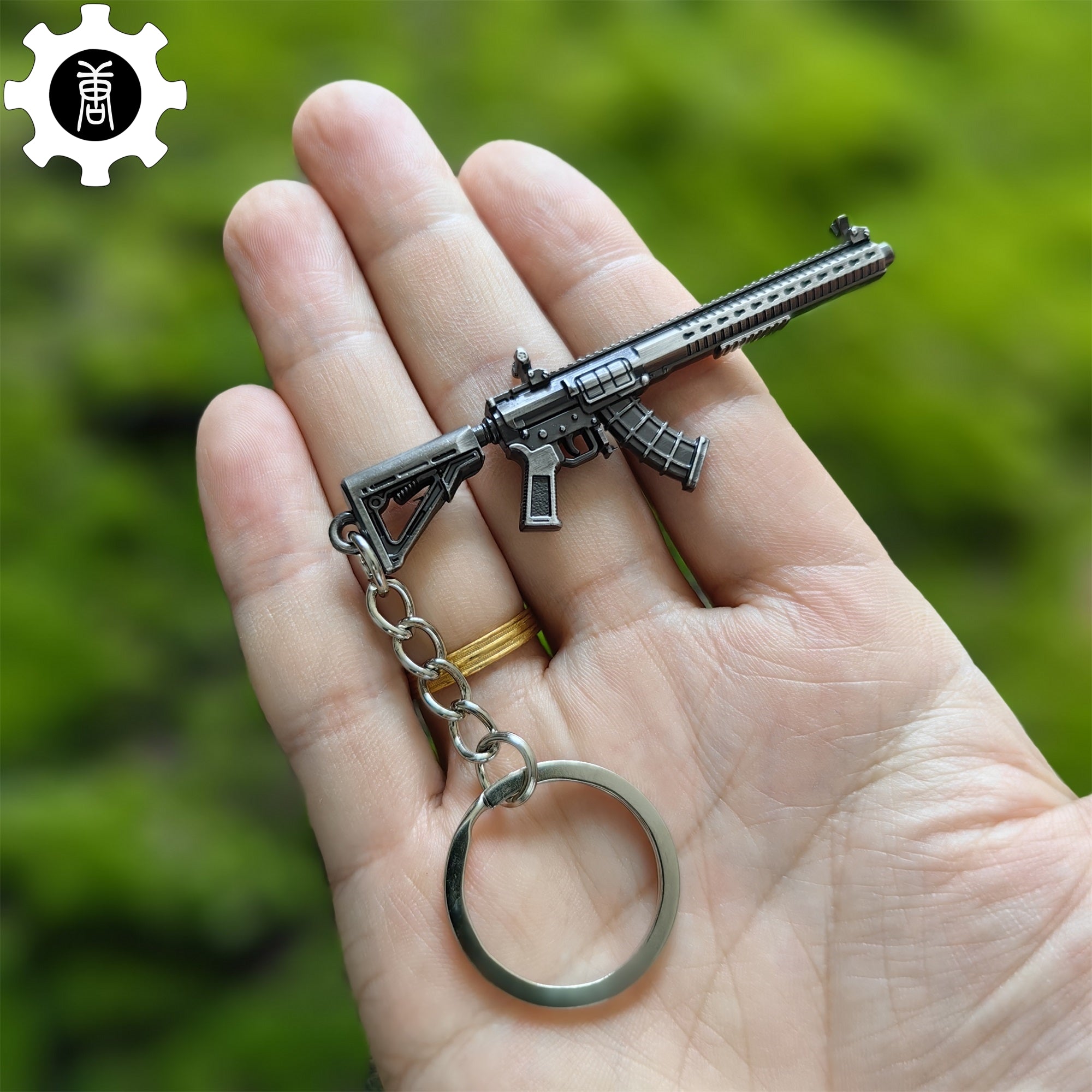 21 in 1 World Famous Assault Rifle Gun Keychain Metal Pendant For Military Hobby - Tophatter Daily Deals
