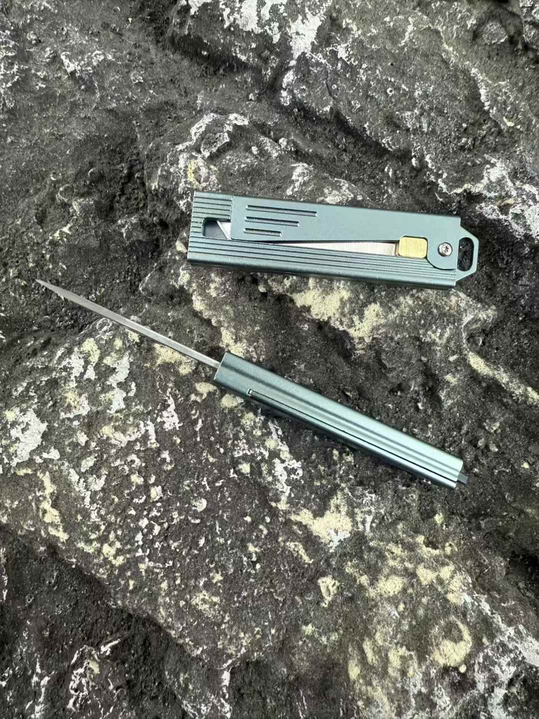 Mini Gravity Knife - Tophatter Daily Deals