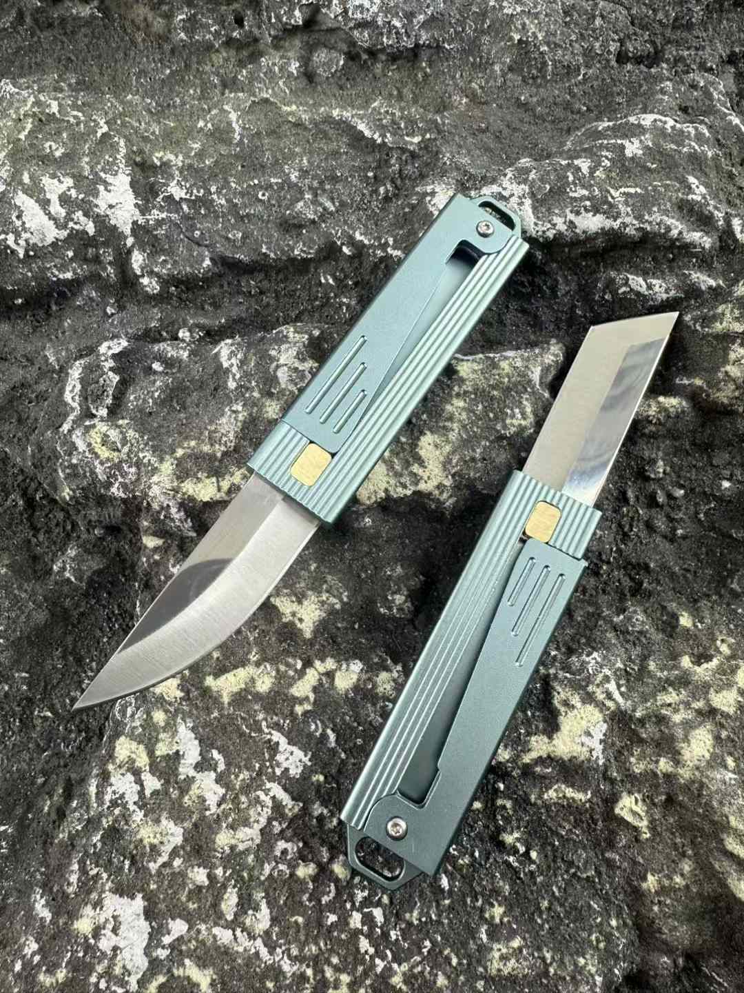 Mini Gravity Knife - Tophatter Daily Deals