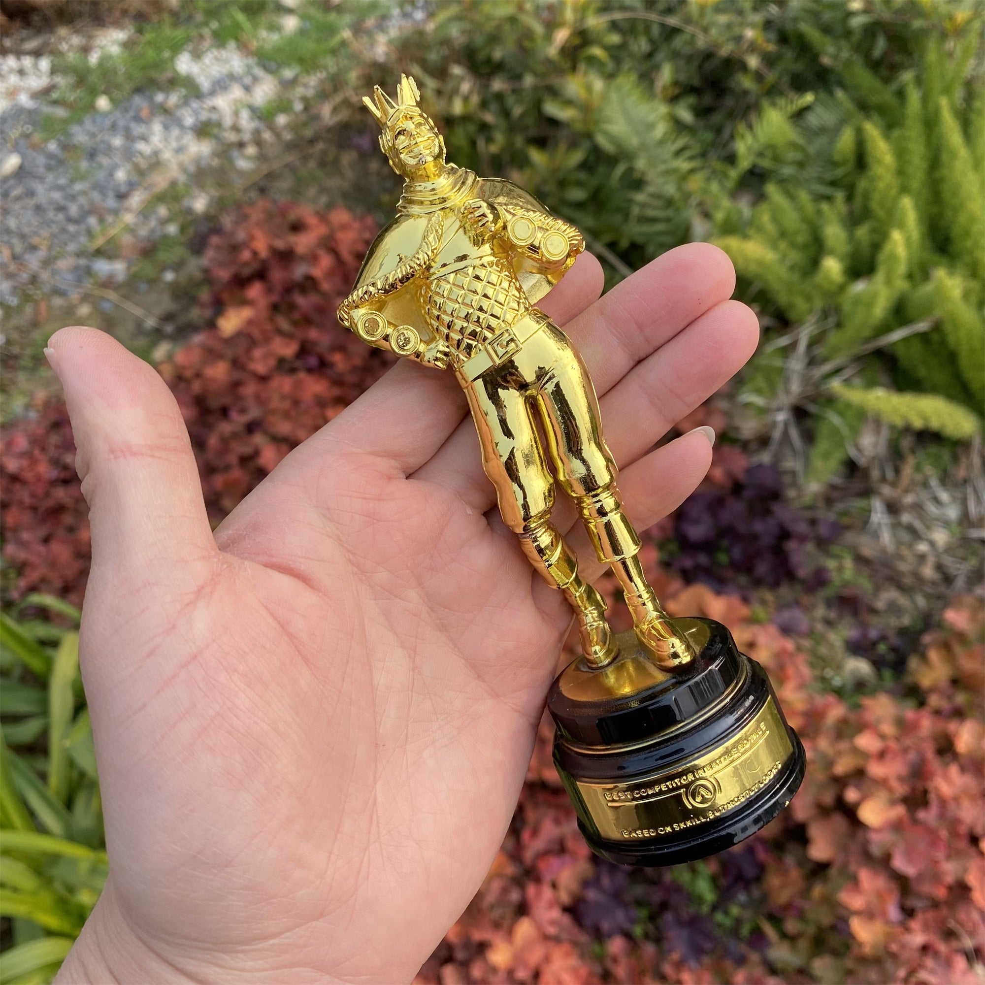 Mini Scale Bloodhound Wraith Gibraltar Mirage Wattson Crypto Valkyrie Heirloom Metal Crafts - Tophatter Daily Deals