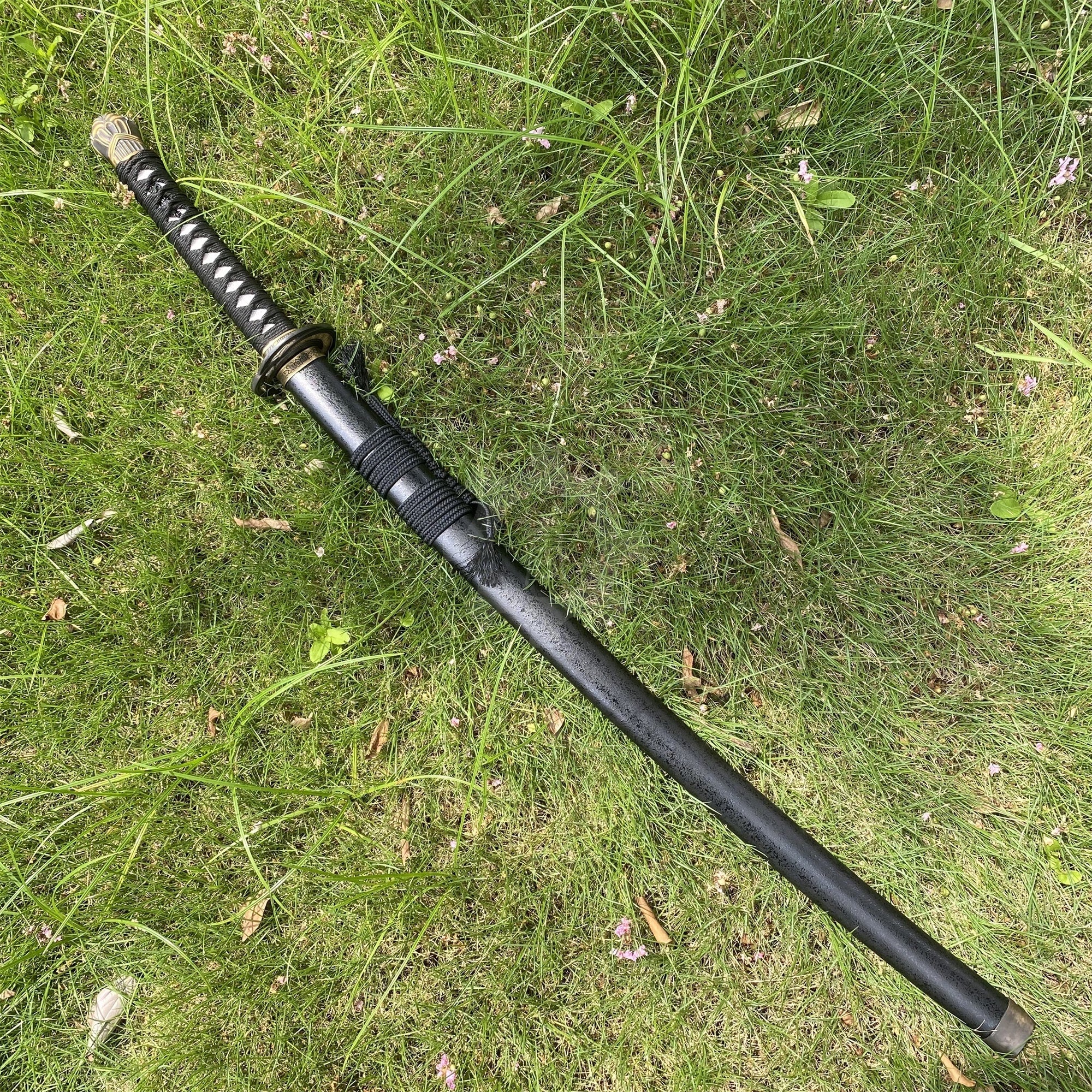 Real-Life Carbon Steel Moonveil Katana Replica - Tophatter Daily Deals