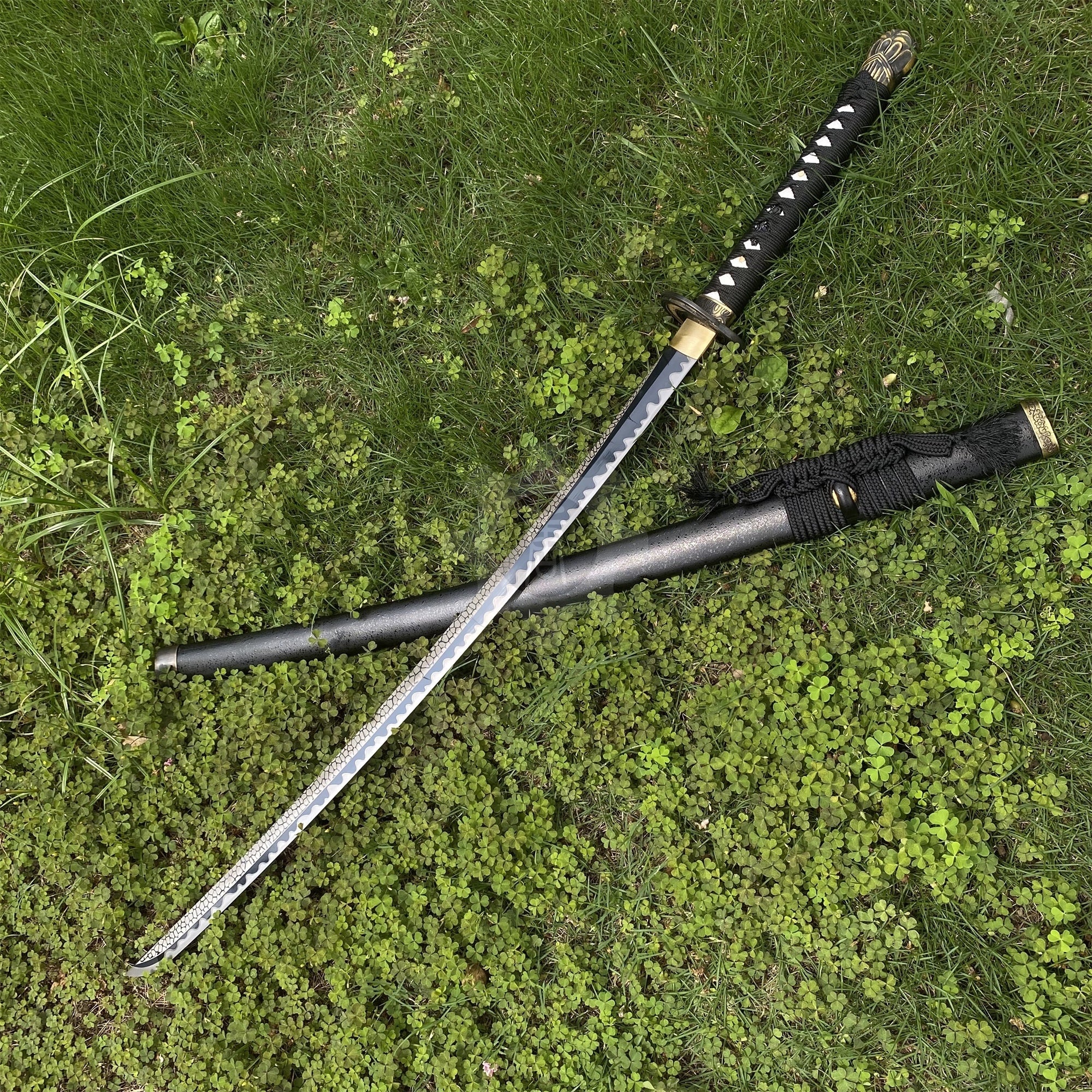 Real-Life Carbon Steel Moonveil Katana Replica - Tophatter Daily Deals