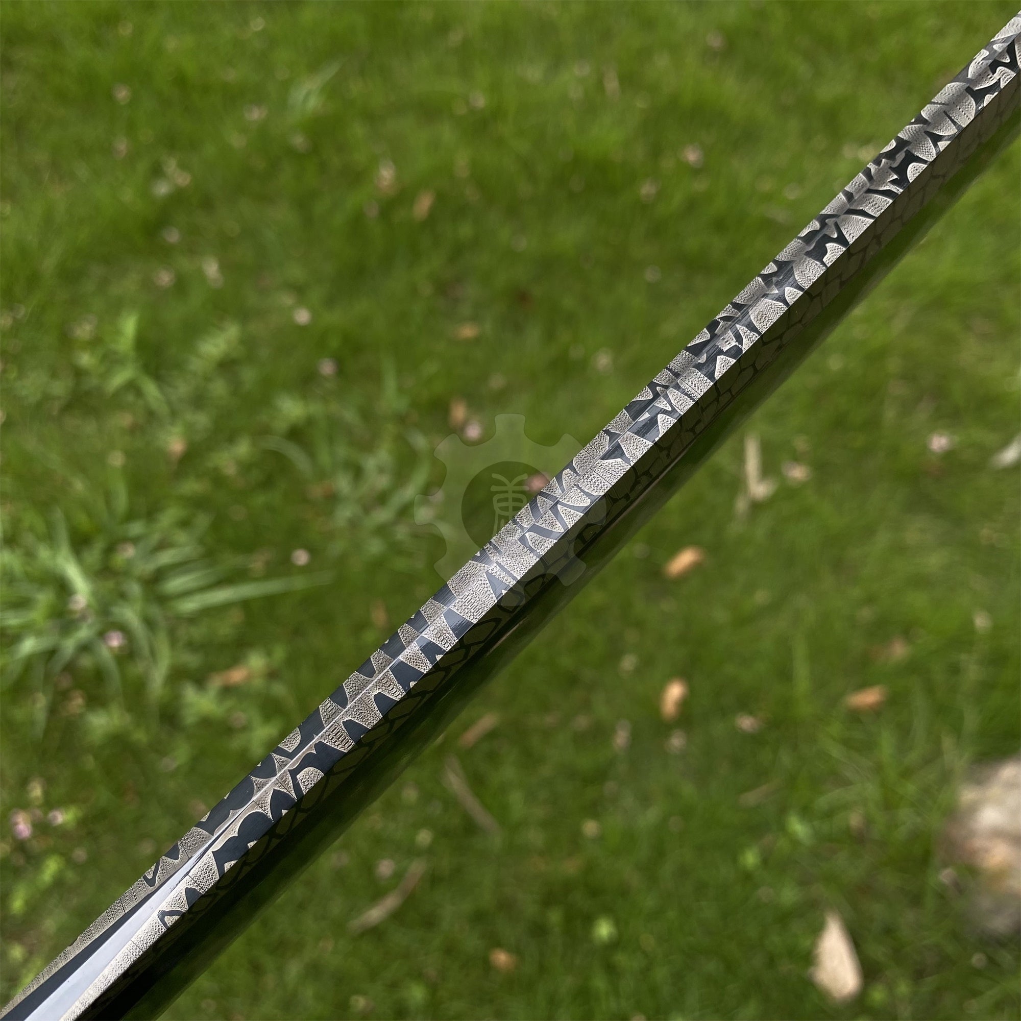 Real-Life Carbon Steel Moonveil Katana Replica - Tophatter Daily Deals