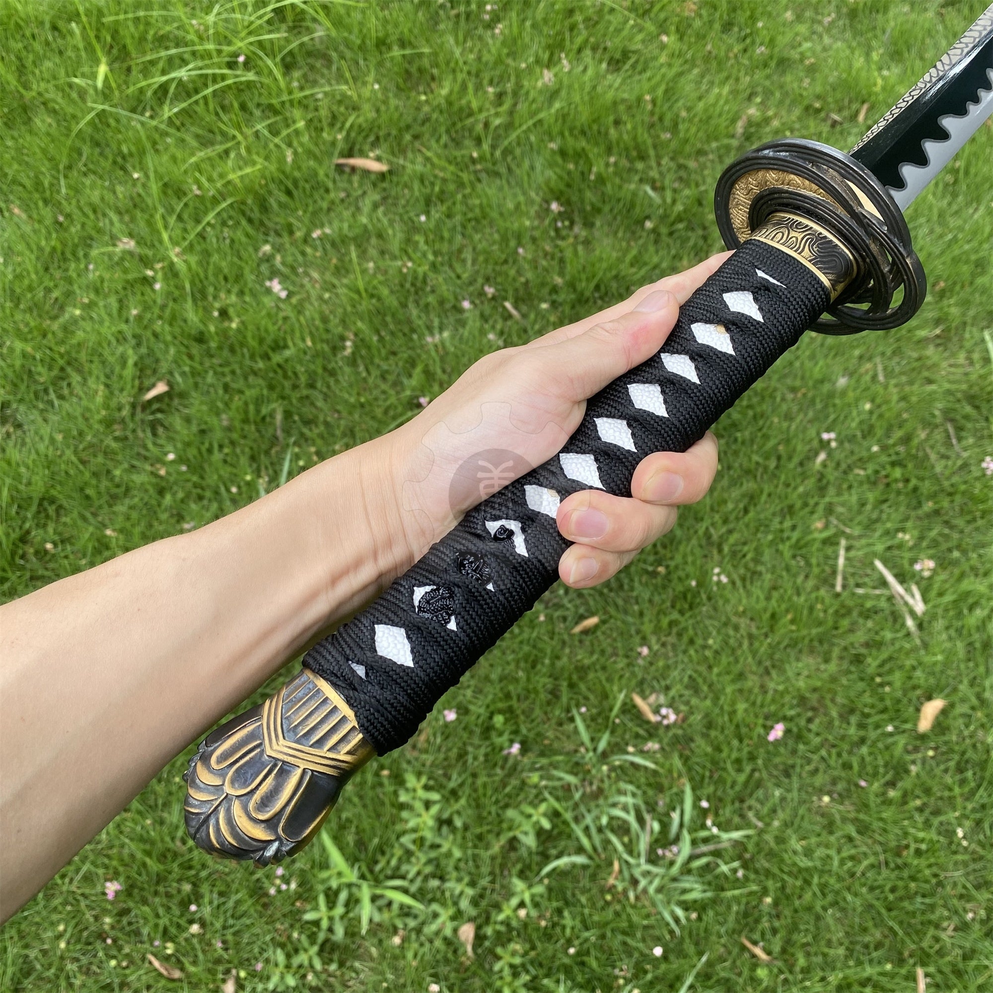 Real-Life Carbon Steel Moonveil Katana Replica - Tophatter Daily Deals