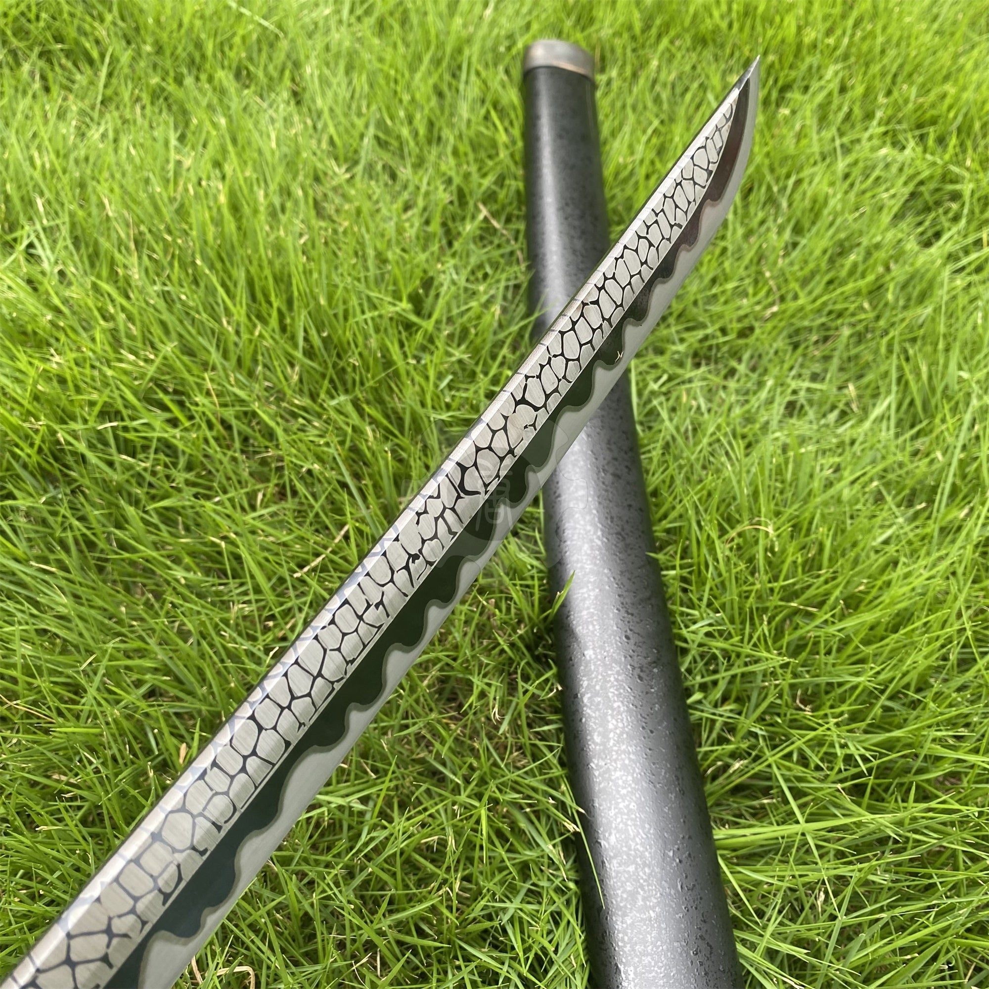 Real-Life Carbon Steel Moonveil Katana Replica - Tophatter Daily Deals