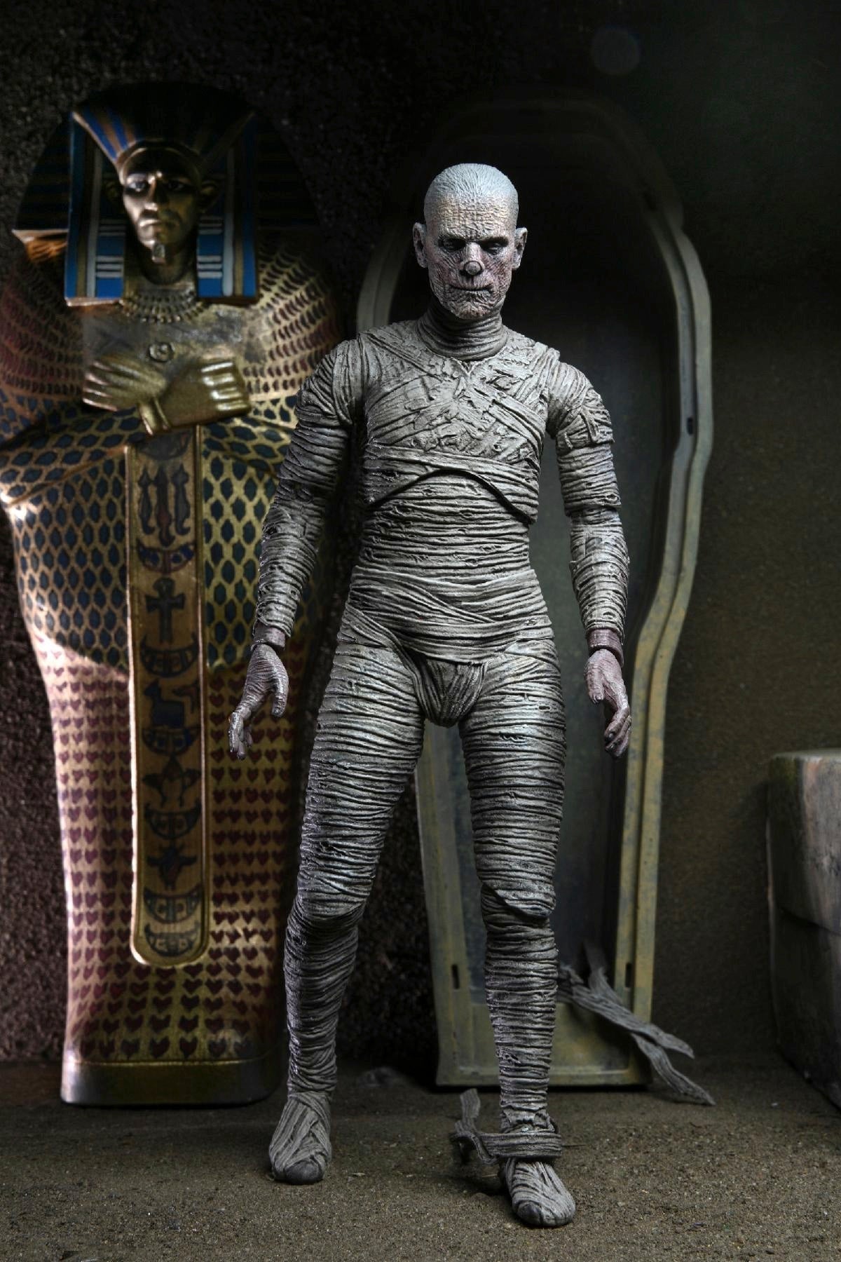 Universal Monsters – Ultimate The Mummy (Colour) Action Figure Action Figure - Tophatter Daily Deals