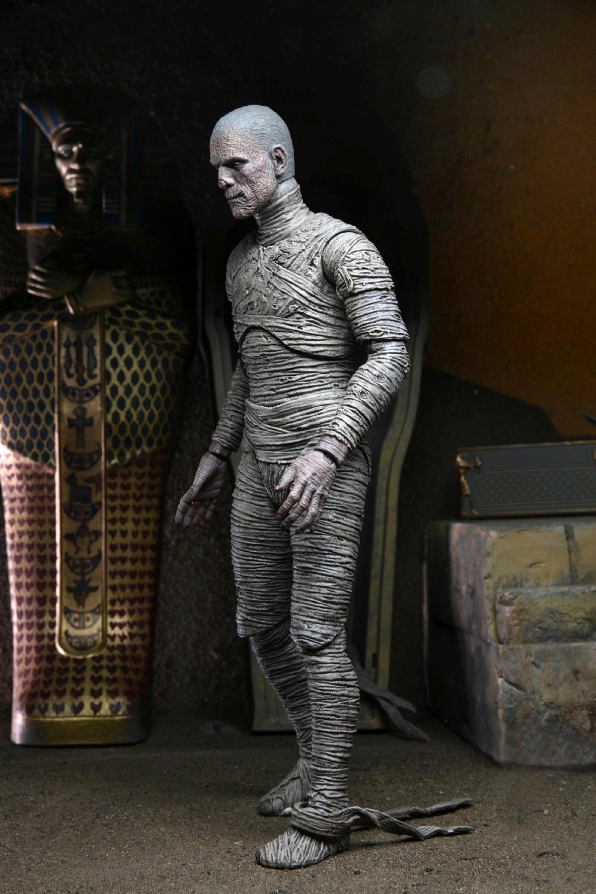 Universal Monsters – Ultimate The Mummy (Colour) Action Figure Action Figure - Tophatter Daily Deals