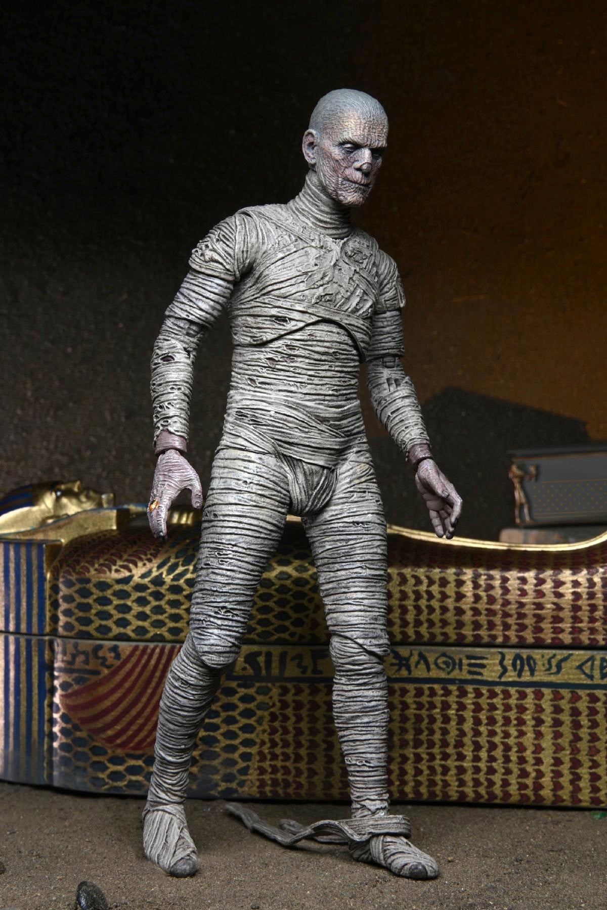 Universal Monsters – Ultimate The Mummy (Colour) Action Figure Action Figure - Tophatter Daily Deals