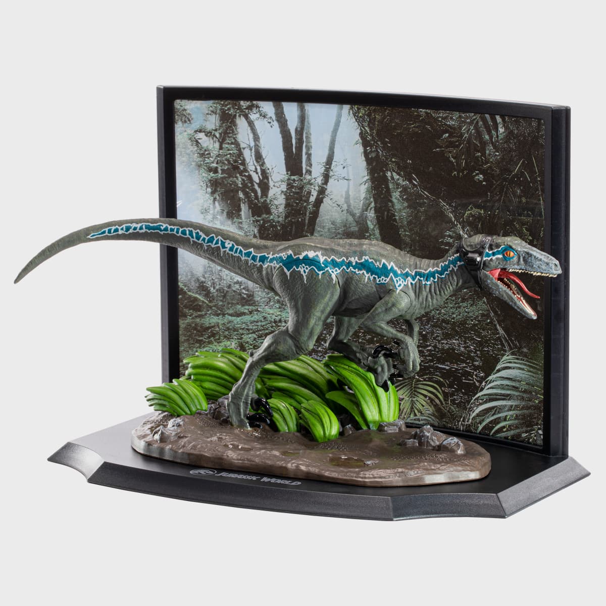 Jurassic Park - Raptor Recon Diorama Statue - Tophatter Daily Deals