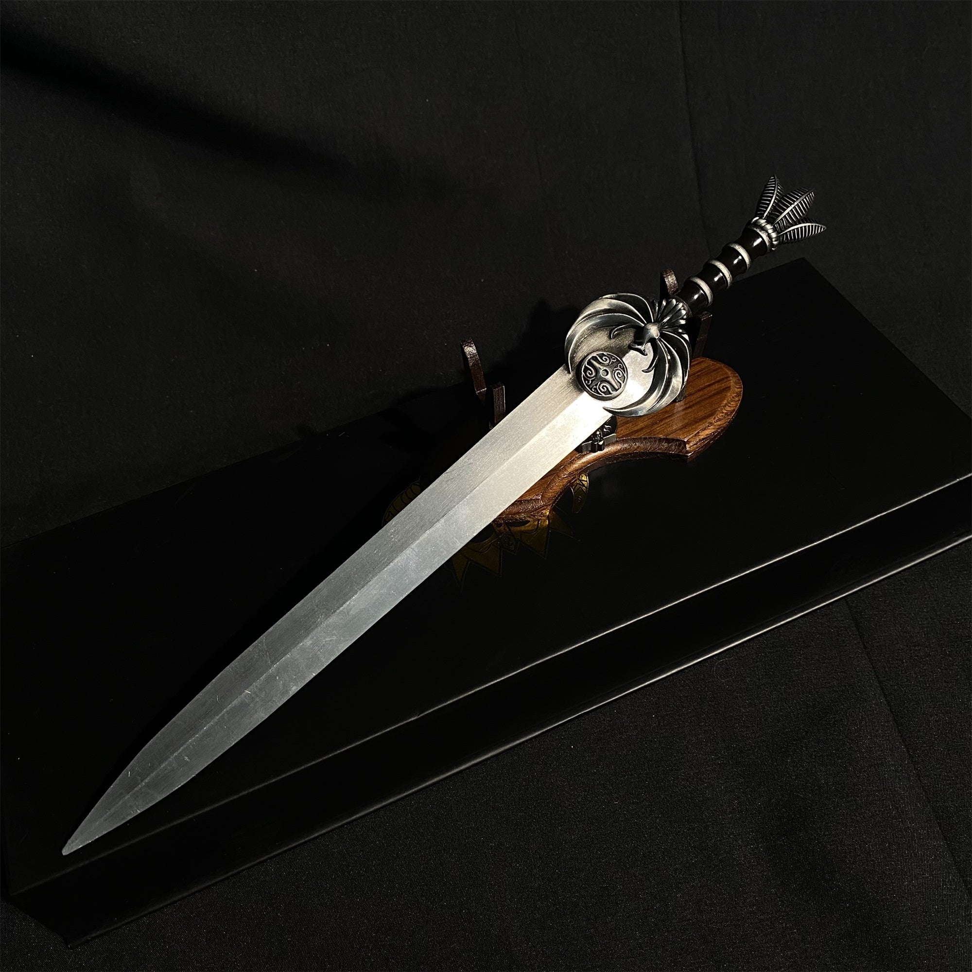 Nightingale Blade Metal Replica 1/3 Scale - Tophatter Daily Deals