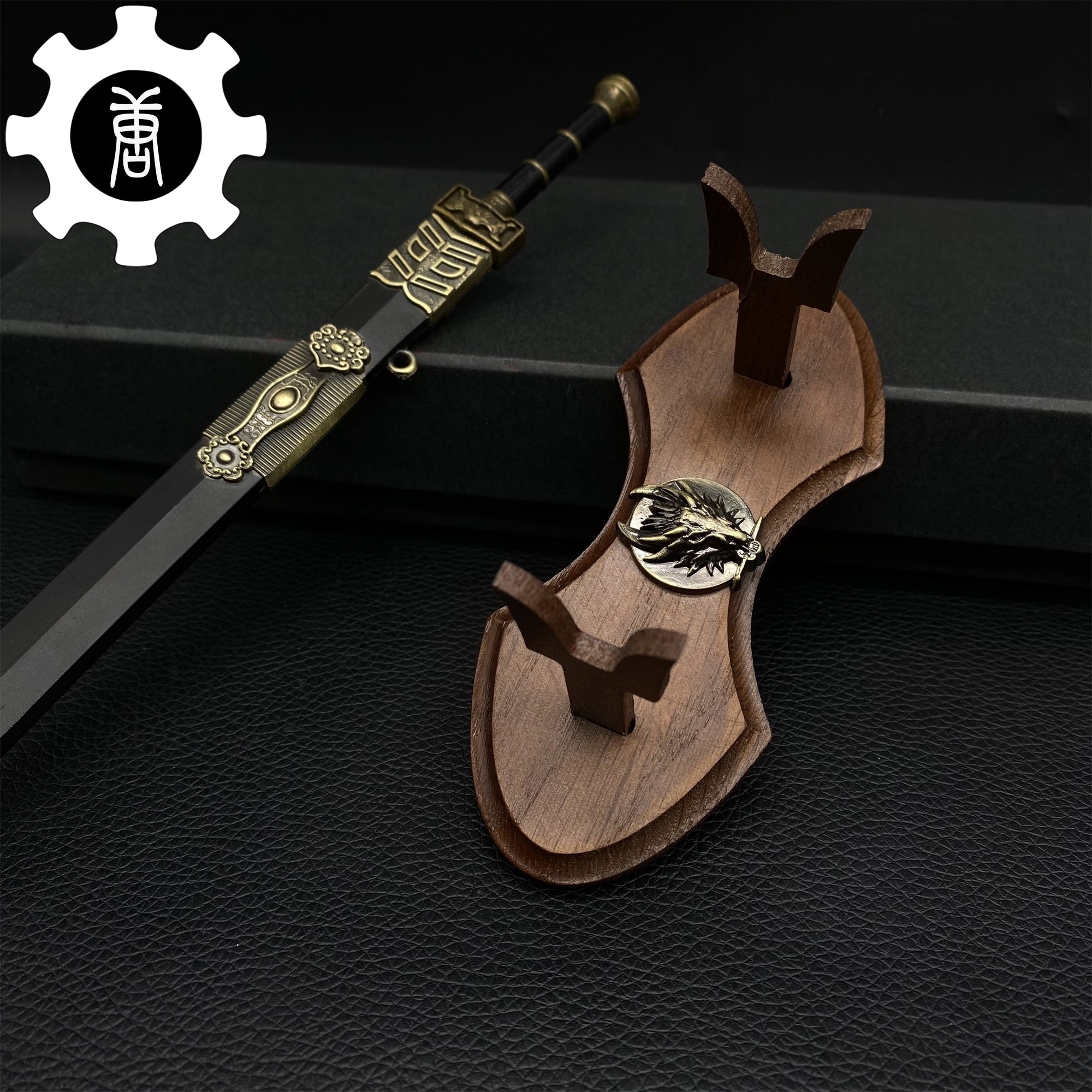 1-Layer Handmade Oak Wood Mini Display Holder - Tophatter Daily Deals