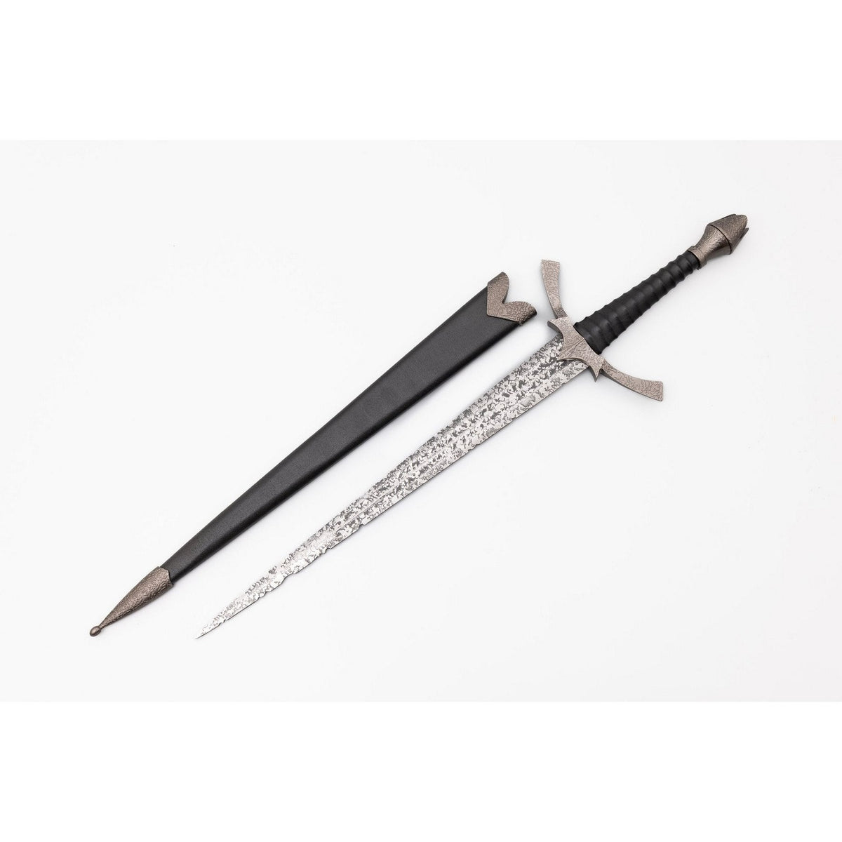 Lord Of The Rings - NEW AND IMPROVED Morgul Dagger with Tainted Blade, Plaque and Sheath Sword - Tophatter Daily Deals