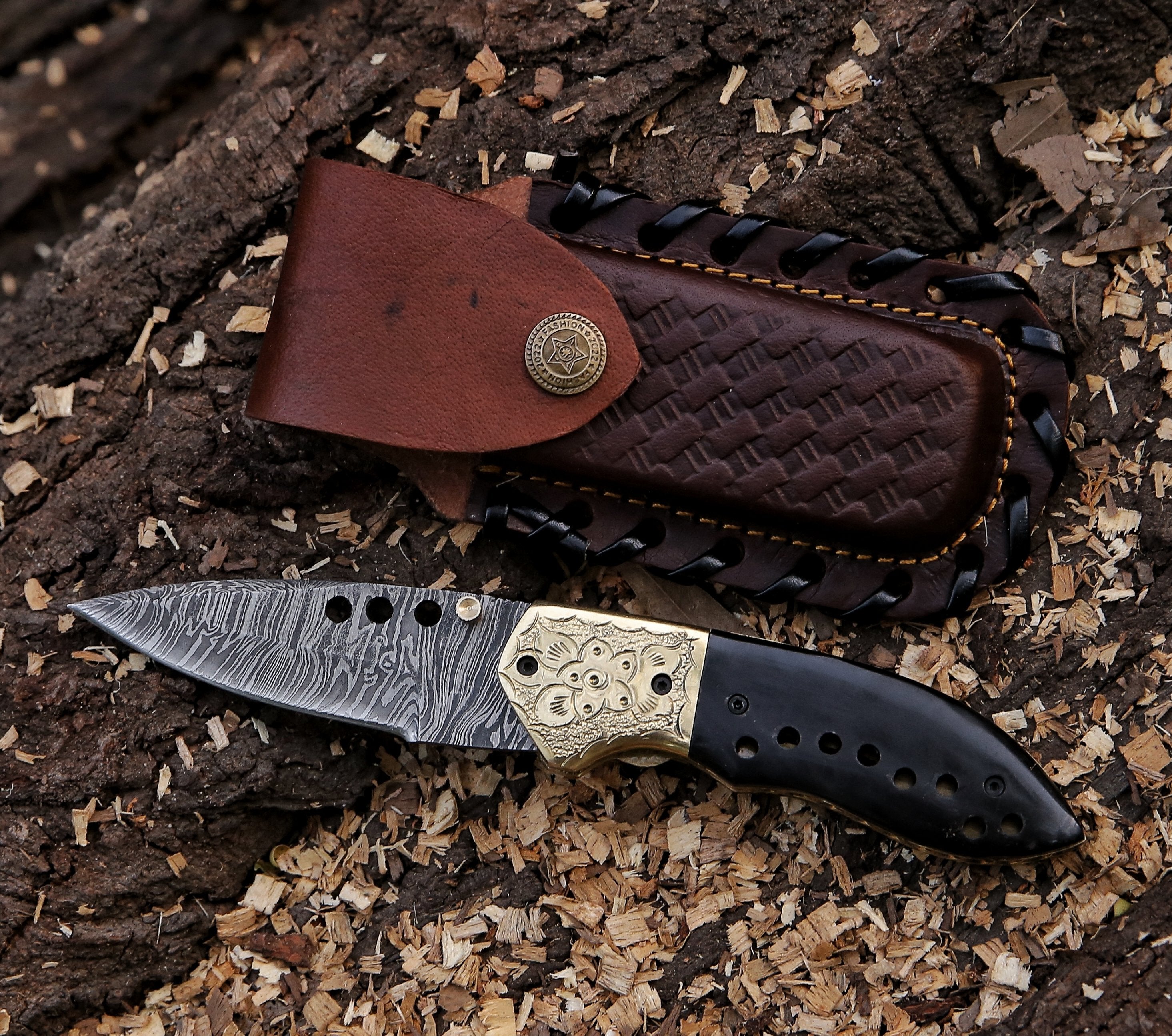 7.7" Damascus Steel Custom Handmade Folding Pocket Knife Horn Handle - TOPHATTER'S ARMORY DEALS Collectible Weapons - Tophatter Daily Deals