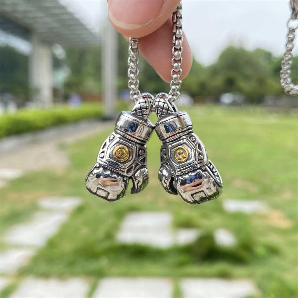 Pathfinder Heirloom Metal Necklace - Tophatter Daily Deals