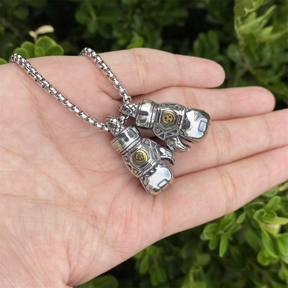 Pathfinder Heirloom Metal Necklace - Tophatter Daily Deals