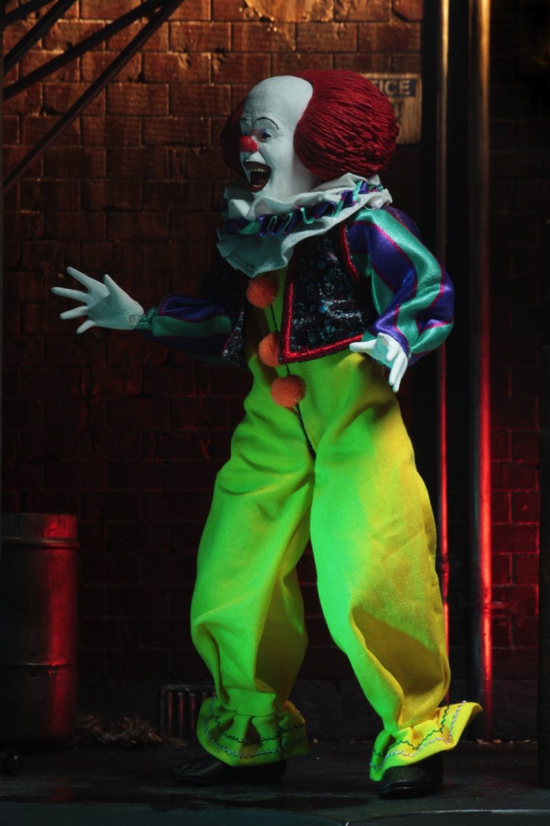 IT – Pennywise Clothed Action Figure Action Figure - Tophatter Daily Deals