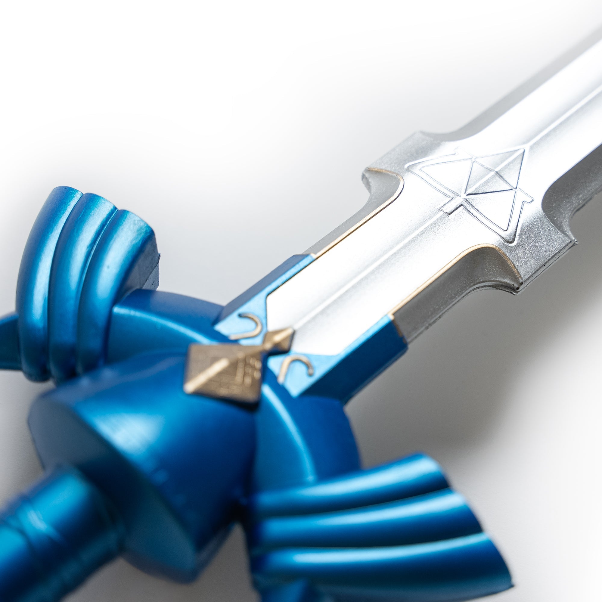 Premium Link's Master Sword (High Density Foam) Video Game Sword - Tophatter Daily Deals