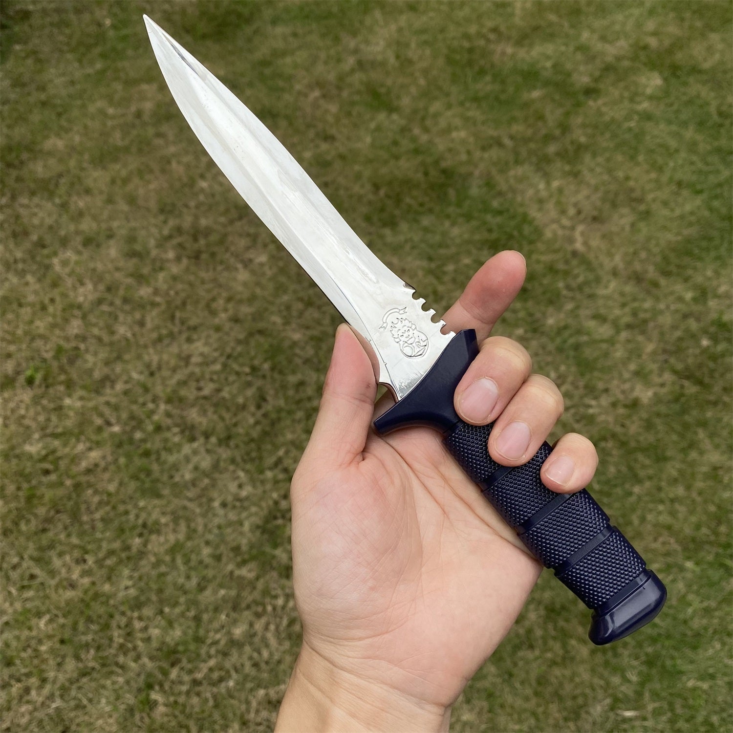 Re4 Primal Knife Blunt Blade Metal Replica - Tophatter Daily Deals