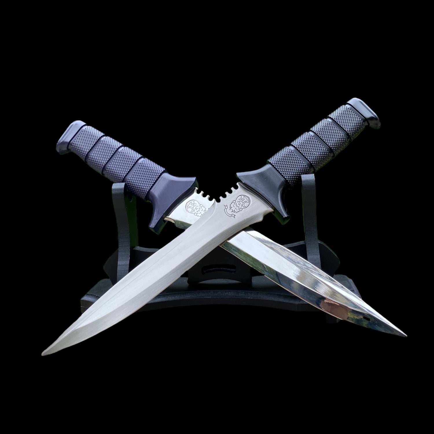 Re4 Primal Knife Blunt Blade Metal Replica - Tophatter Daily Deals