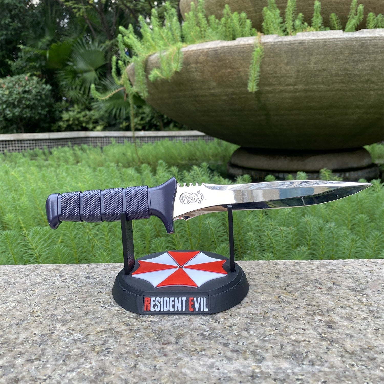 Re4 Primal Knife Blunt Blade Metal Replica Silvery Knife With 3D Stand B - Tophatter Daily Deals