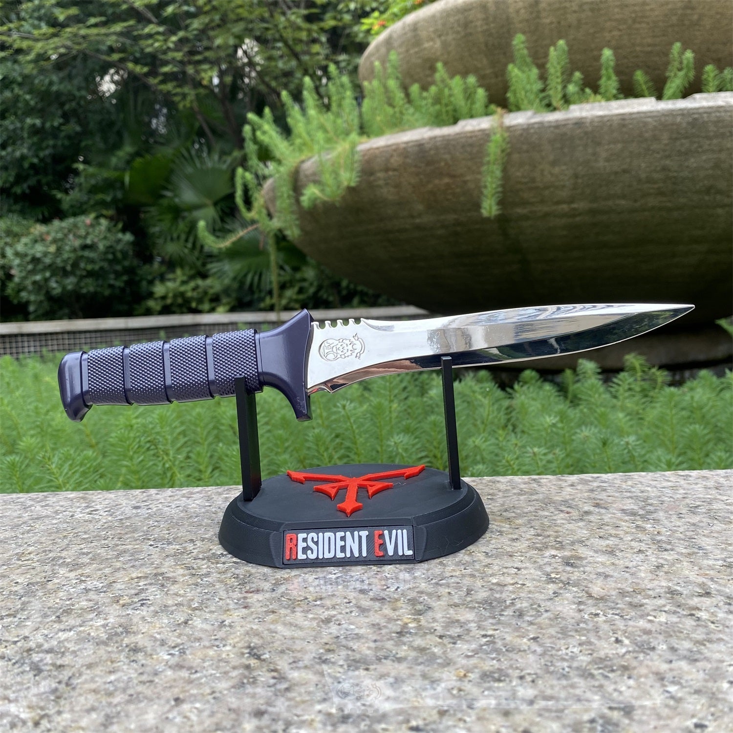 Re4 Primal Knife Blunt Blade Metal Replica Silvery Knife With 3D Stand A - Tophatter Daily Deals