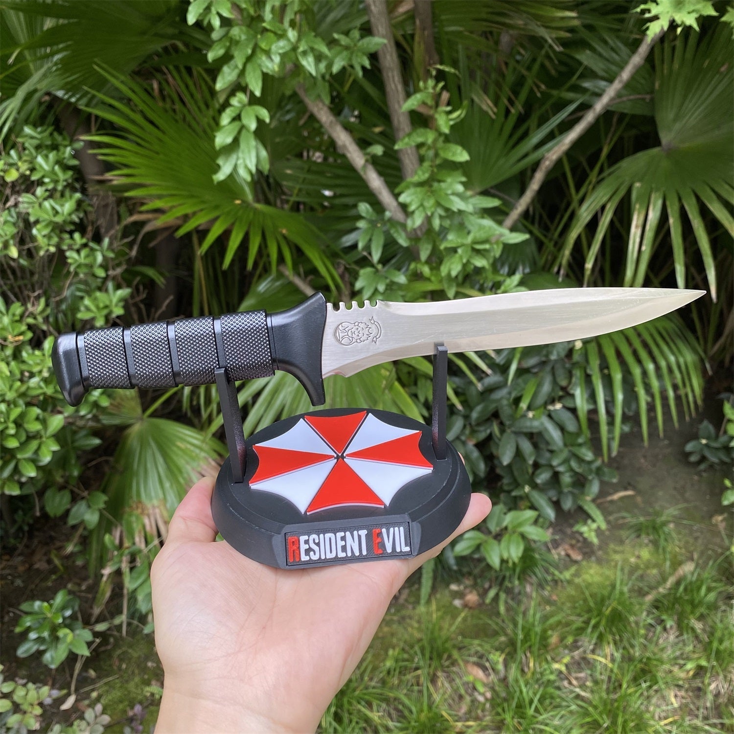 Re4 Primal Knife Blunt Blade Metal Replica Grey Knife With 3D Stand B - Tophatter Daily Deals