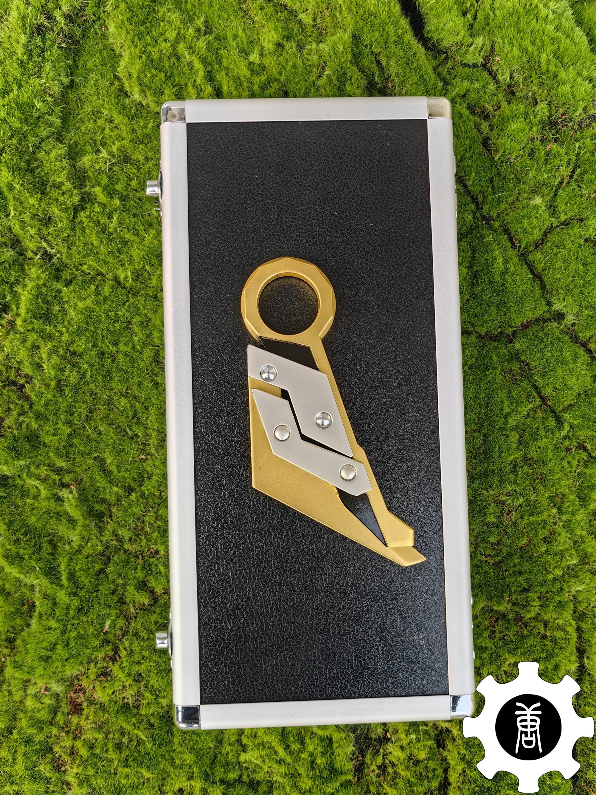 Prime 2.0 Karambit Metal Replica Gift Box USA Only - Tophatter Daily Deals