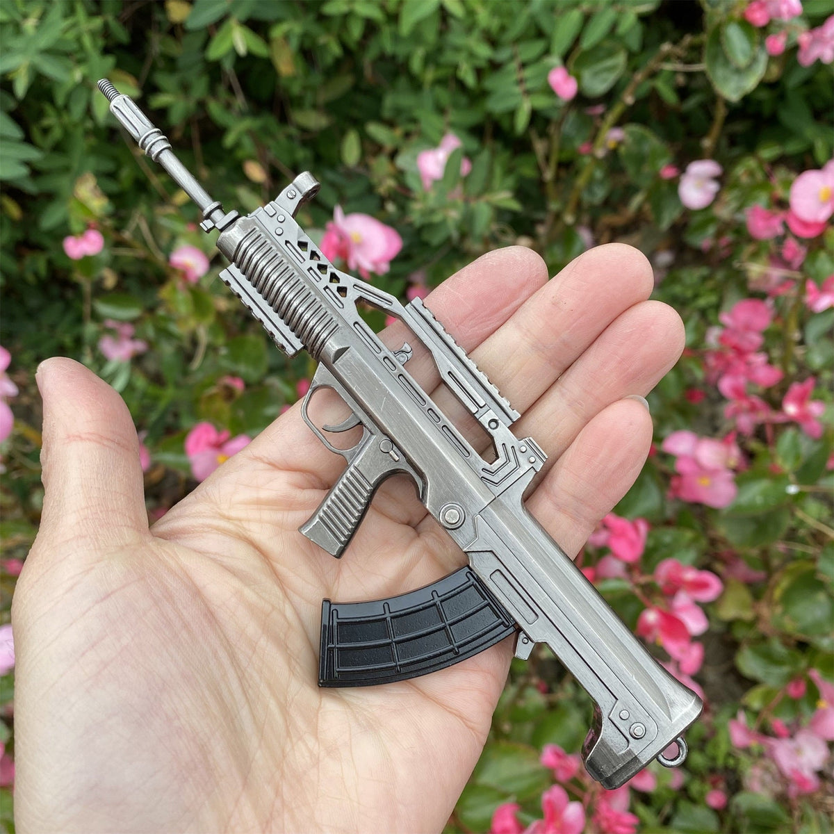 QBZ95 Miniature Metal Gun 20CM/8.7" QBZ95 Only - Tophatter Daily Deals