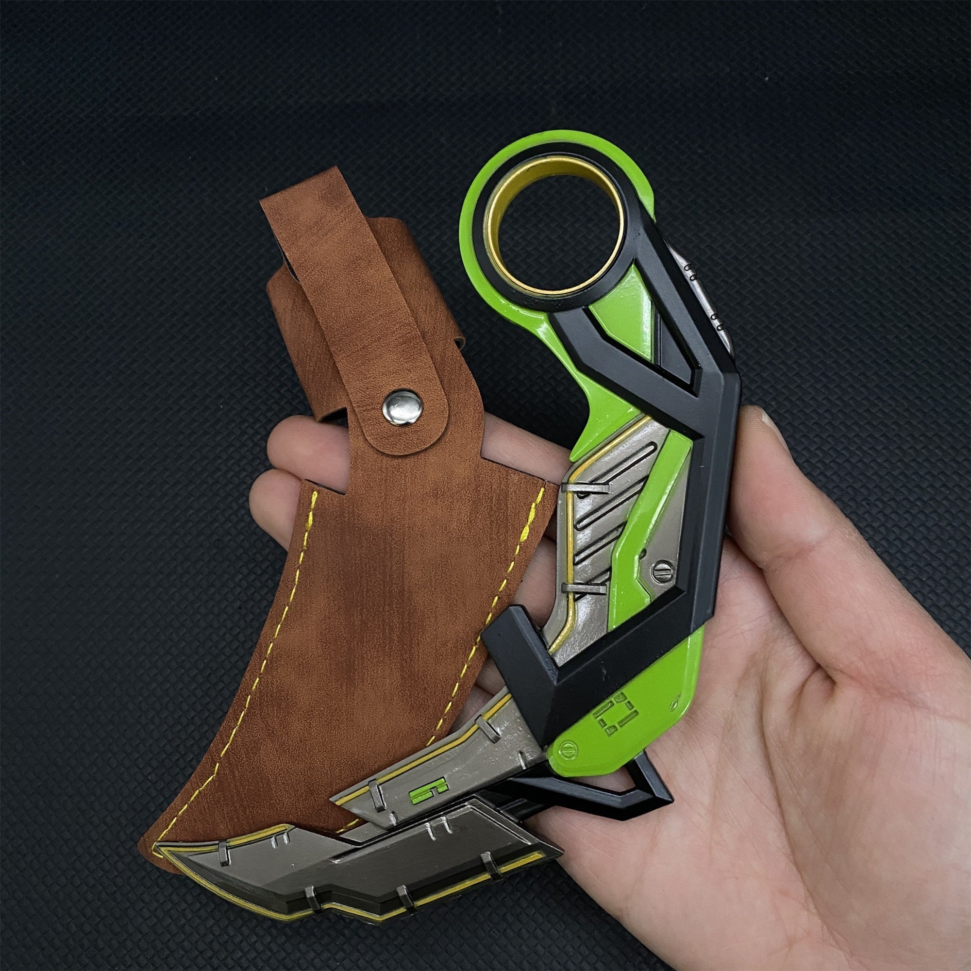 RGX Karambit RGX 11z Pro karambit Blunt Blade Metal Replica USA Stock Green Only - Tophatter Daily Deals