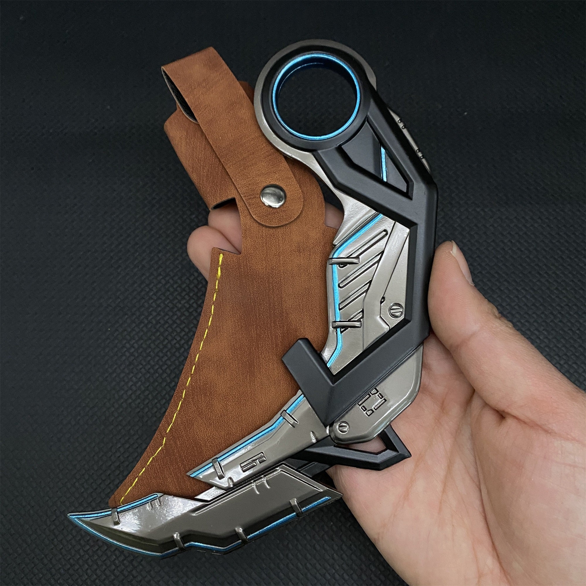 RGX Karambit RGX 11z Pro karambit Blunt Blade Metal Replica Blue Only - Tophatter Daily Deals