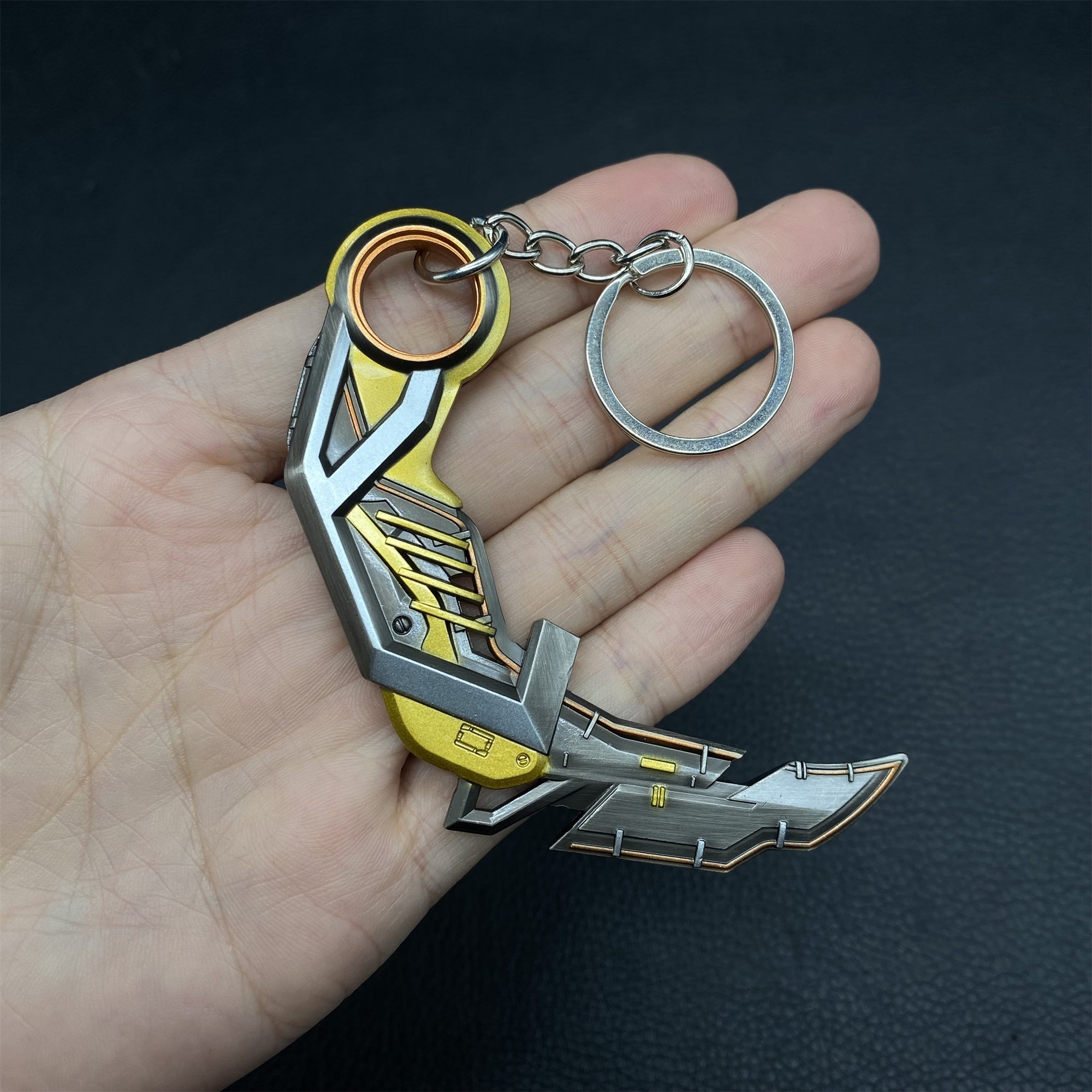 RGX Karambit RGX 11z Mini Metal Keychain 4 Options Yellow - Tophatter Daily Deals