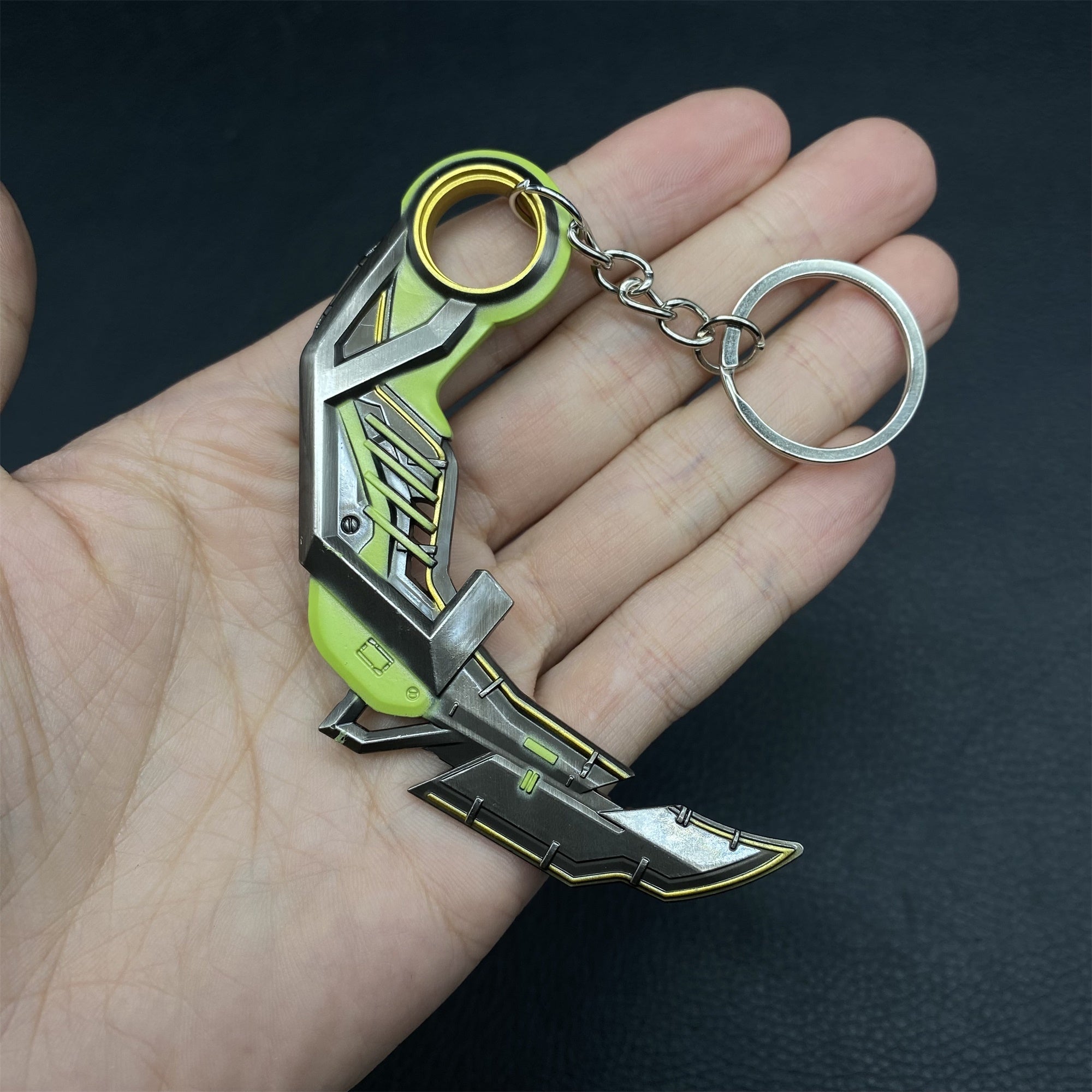 RGX Karambit RGX 11z Mini Metal Keychain 4 Options Green - Tophatter Daily Deals