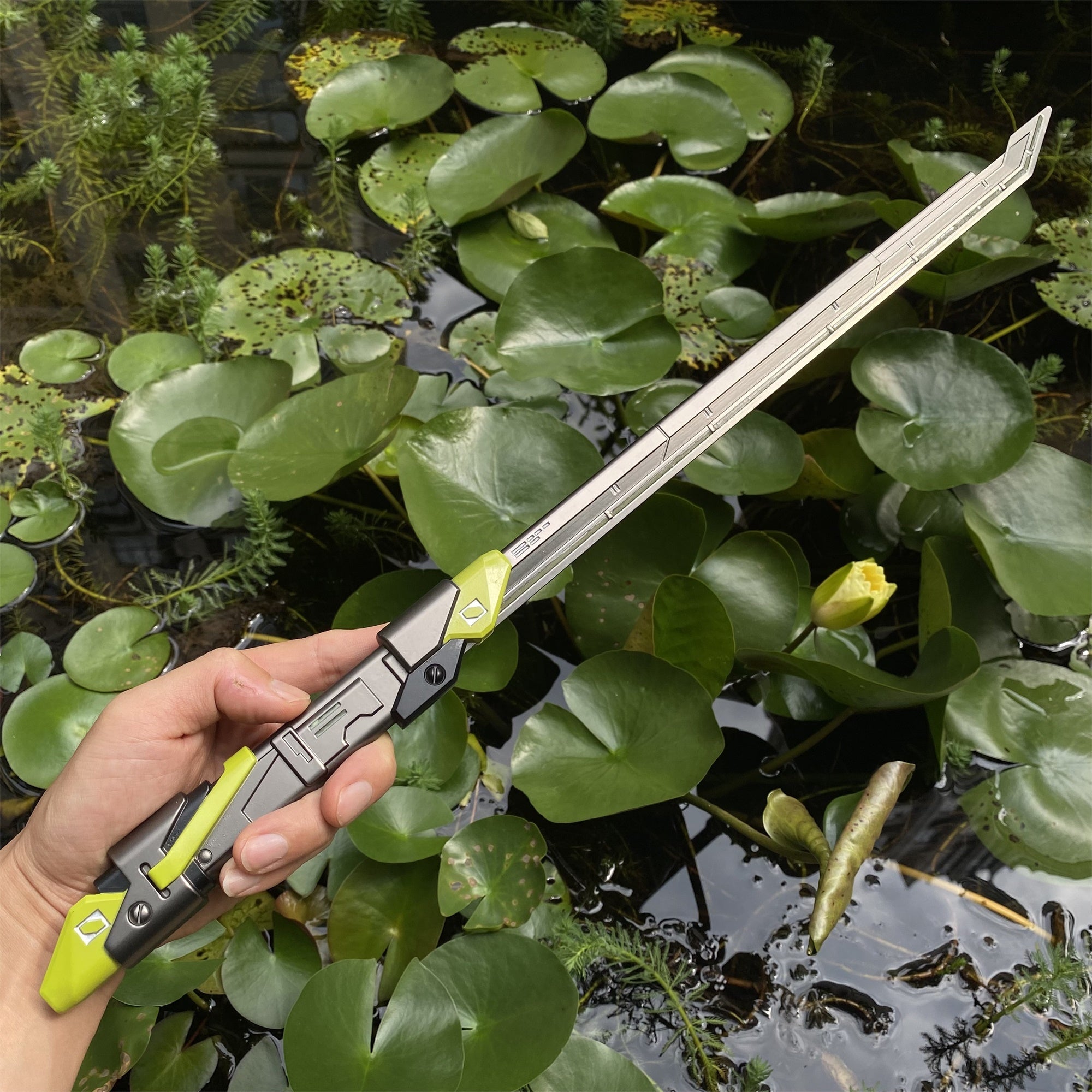 Blue RGX Blade Luminous Blunt Blade Collection Art RGX Green Only - Tophatter Daily Deals