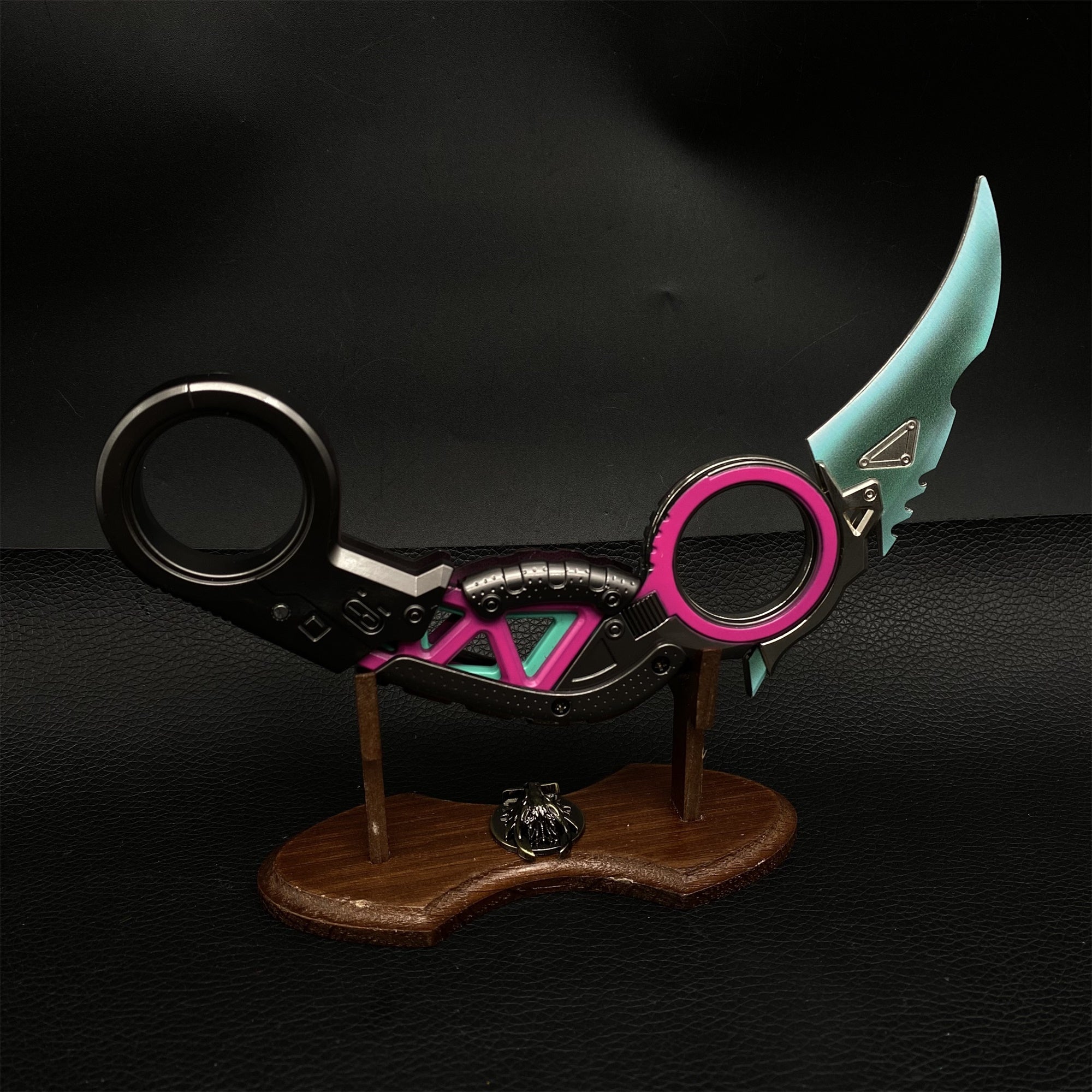 New Raptor's Claw Metal Blunt Replica-Foldable Version - Tophatter Daily Deals