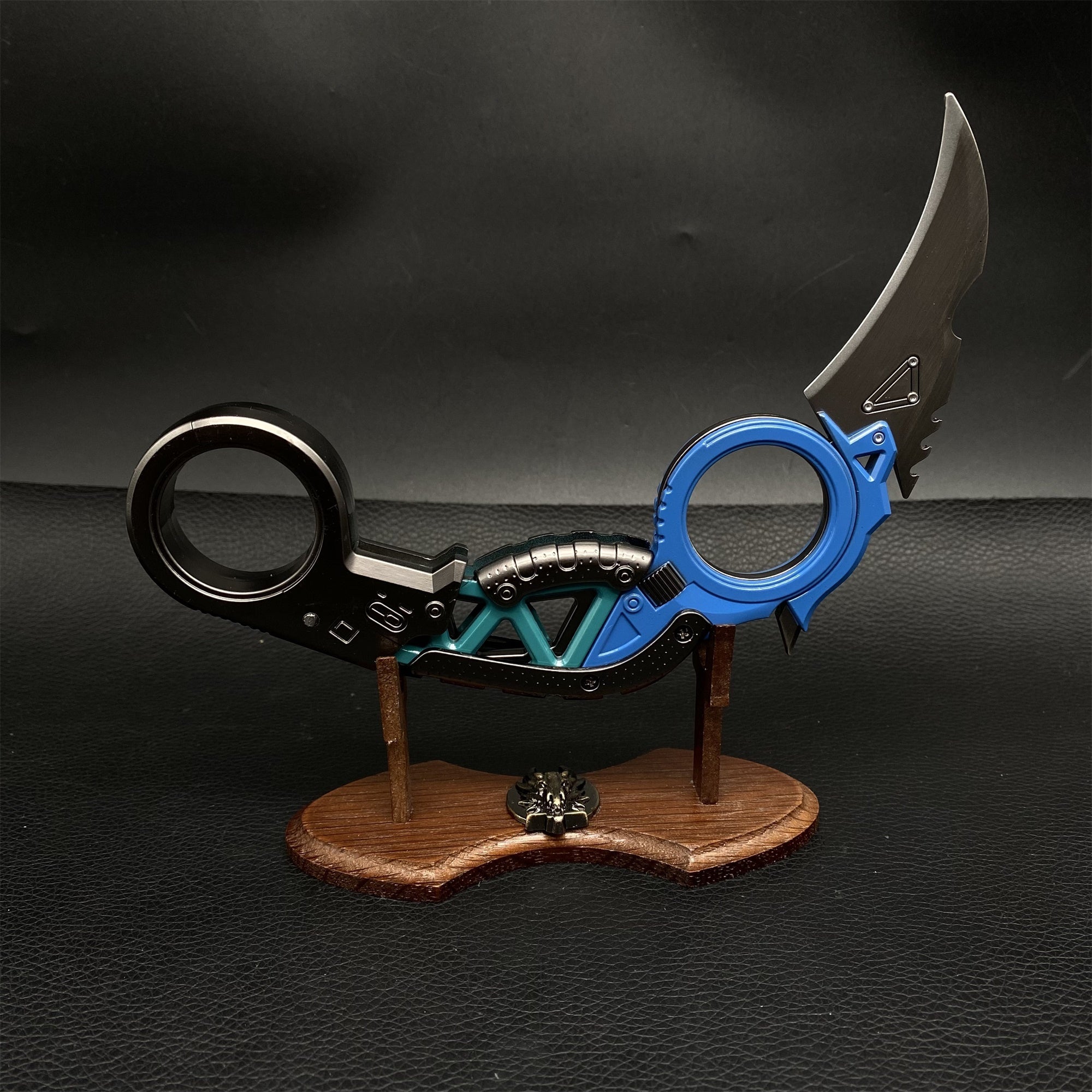 New Raptor's Claw Metal Blunt Replica-Foldable Version - Tophatter Daily Deals