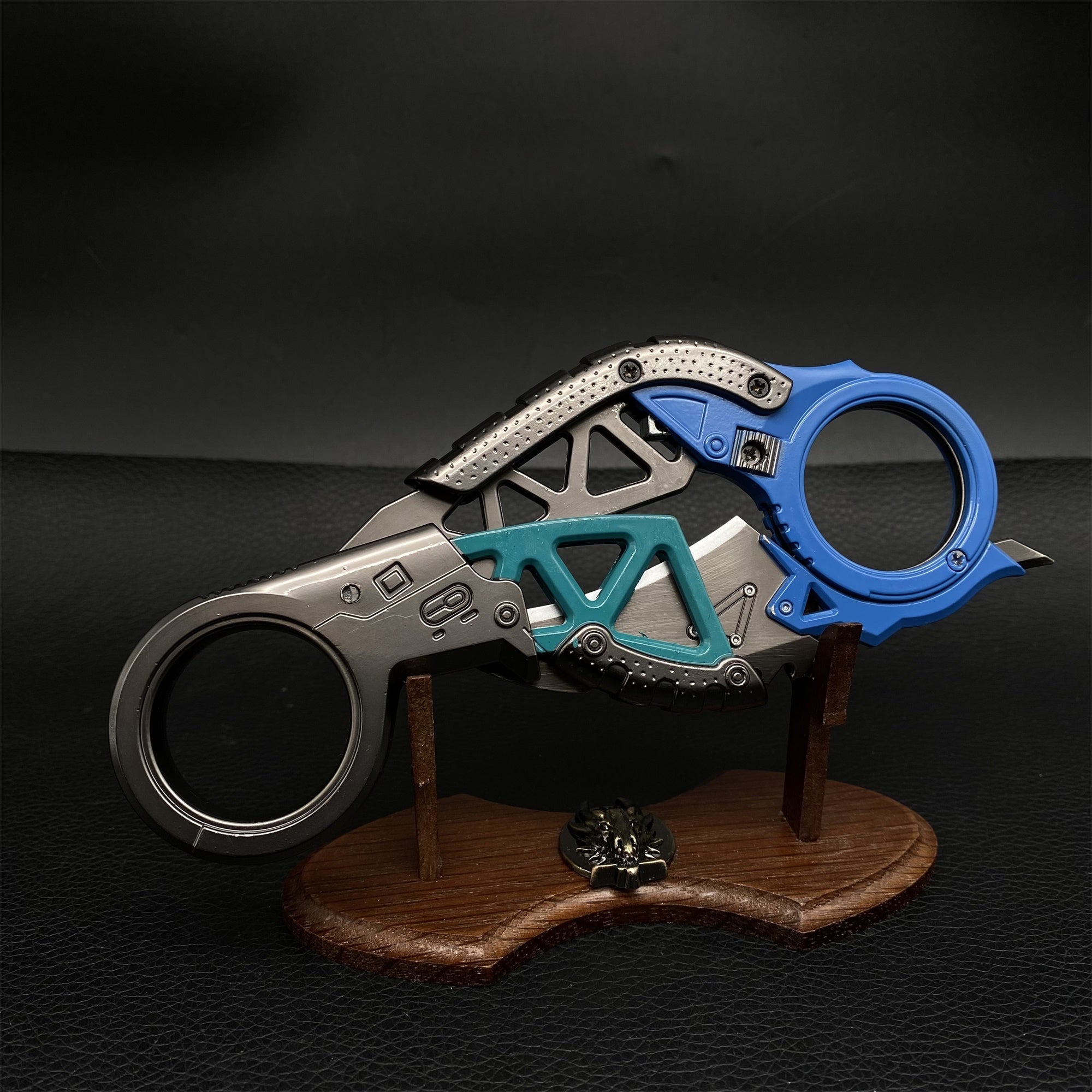 New Raptor's Claw Metal Blunt Replica-Foldable Version - Tophatter Daily Deals