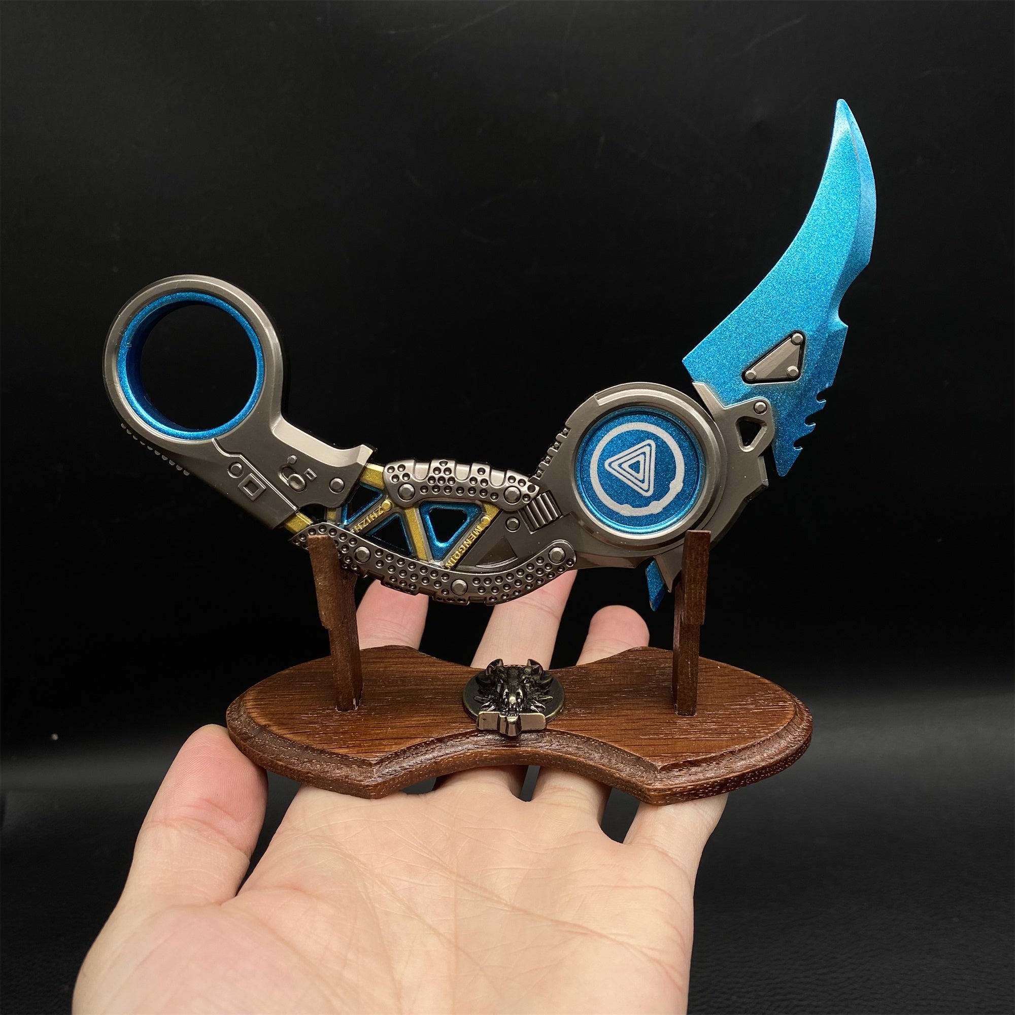 Raptor's Claw Karambit Metal Replica-Economic Version Blue & Stand - Tophatter Daily Deals