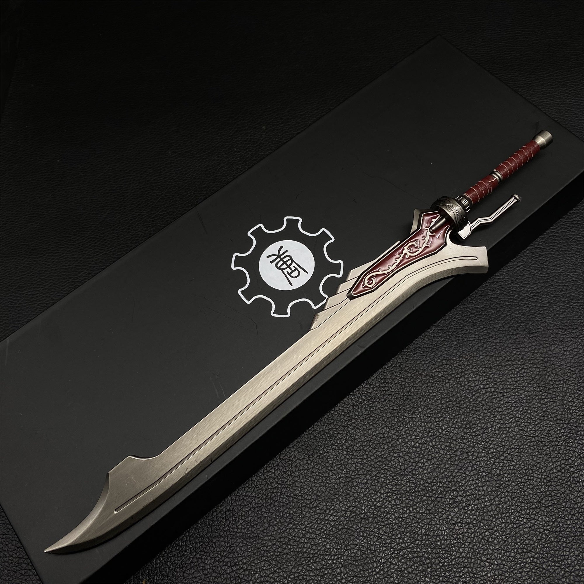 Red Queen Sword Metal Replica 1/6 Scale - Tophatter Daily Deals