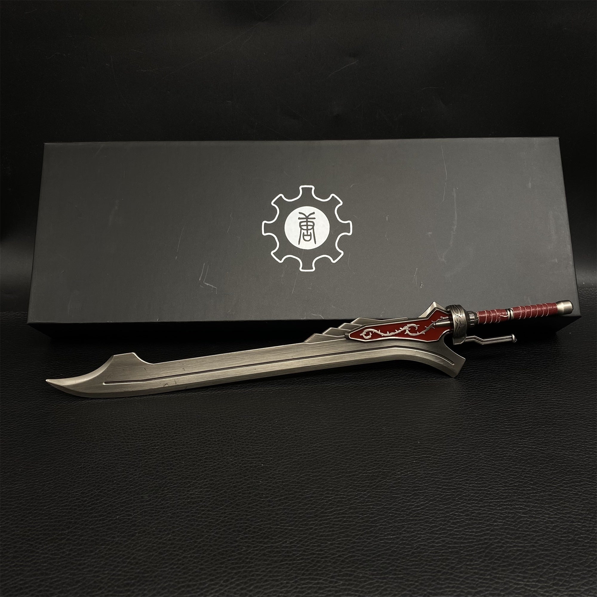 Red Queen Sword Metal Replica 1/6 Scale - Tophatter Daily Deals