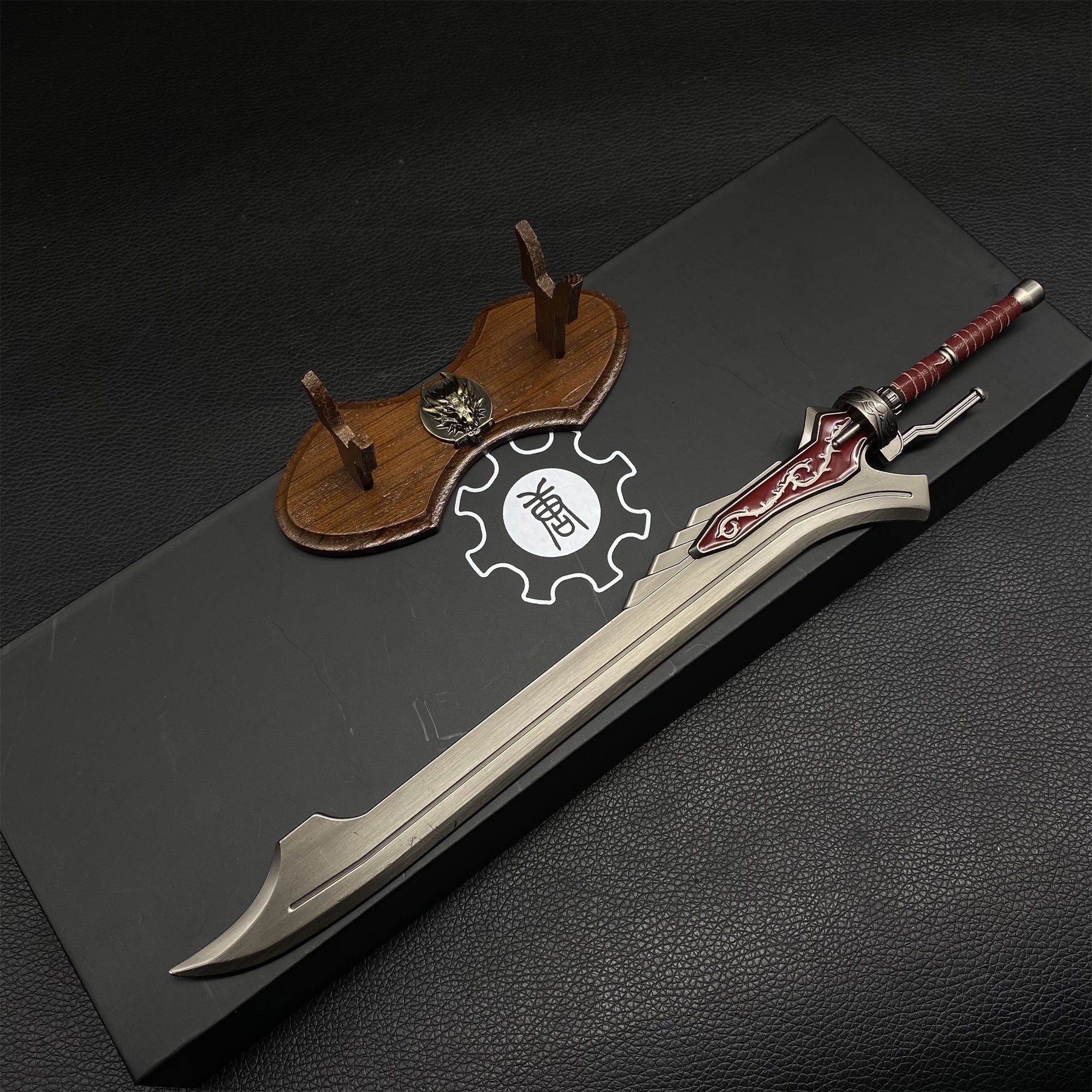 Red Queen Sword Metal Replica 1/6 Scale - Tophatter Daily Deals