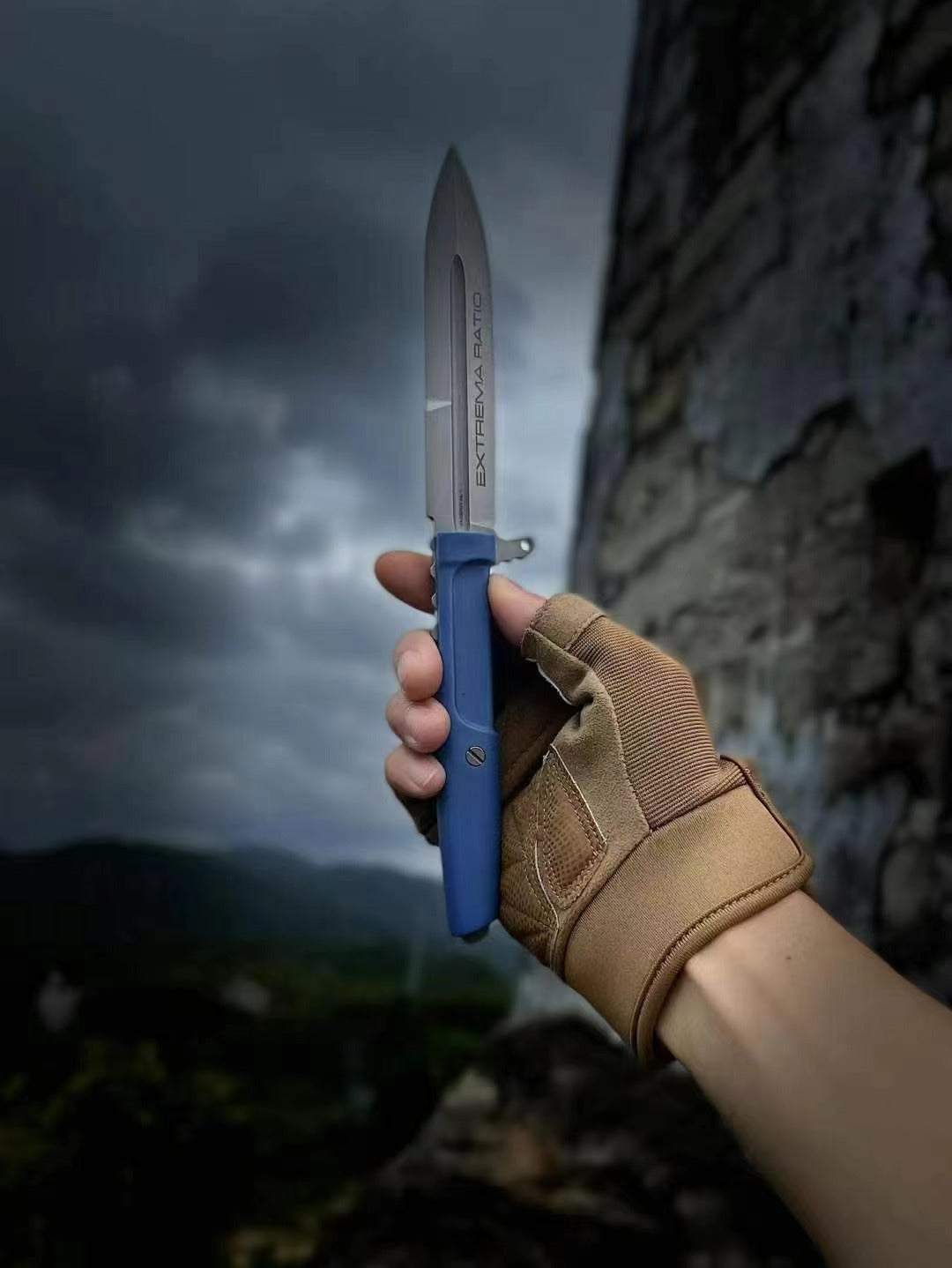 'Requiem' The Extreme Force Tactical Utility Knife - Tophatter Daily Deals