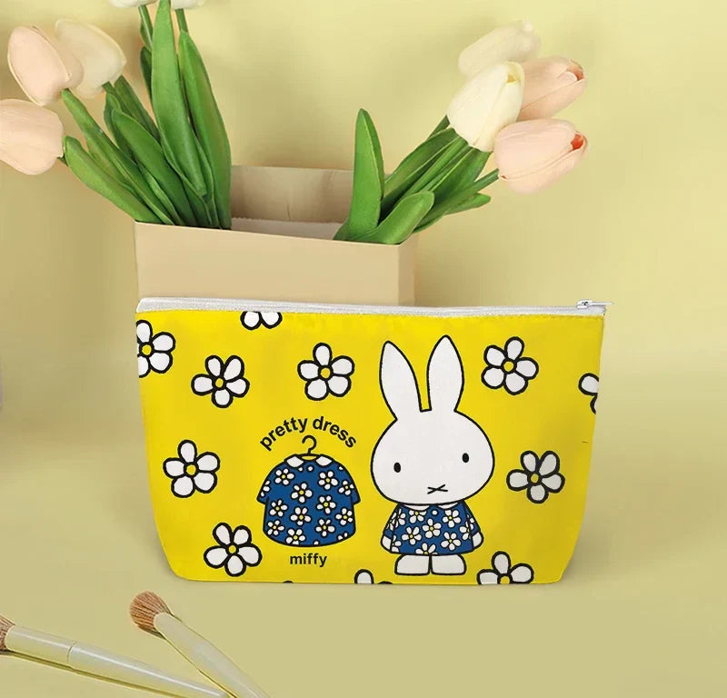 MIffy Makeup Bag Yellow Daisies Animals - Tophatter Daily Deals