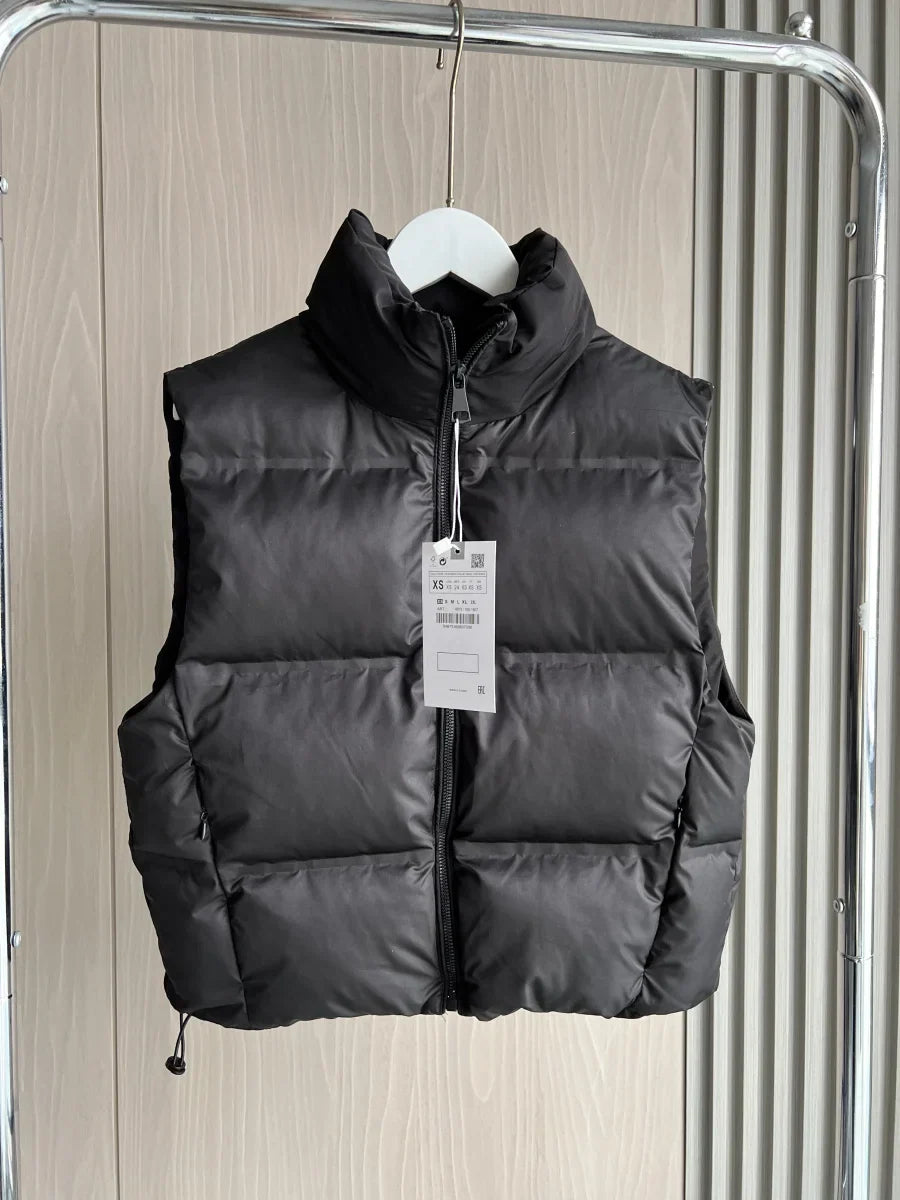 Insulating Women’s Puffer Vest - Oversized Quilted Cotton - Tophatter Daily Deals