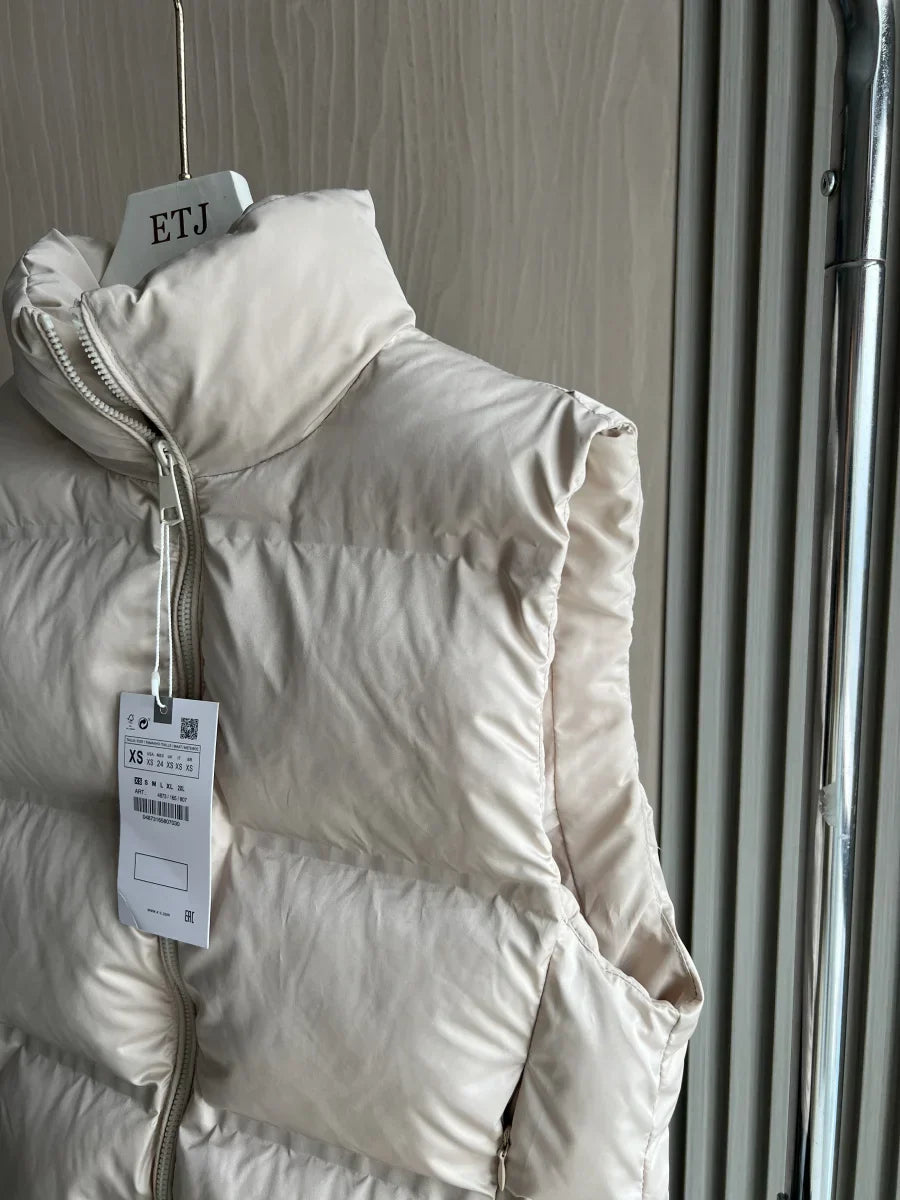 Insulating Women’s Puffer Vest - Oversized Quilted Cotton - Tophatter Daily Deals