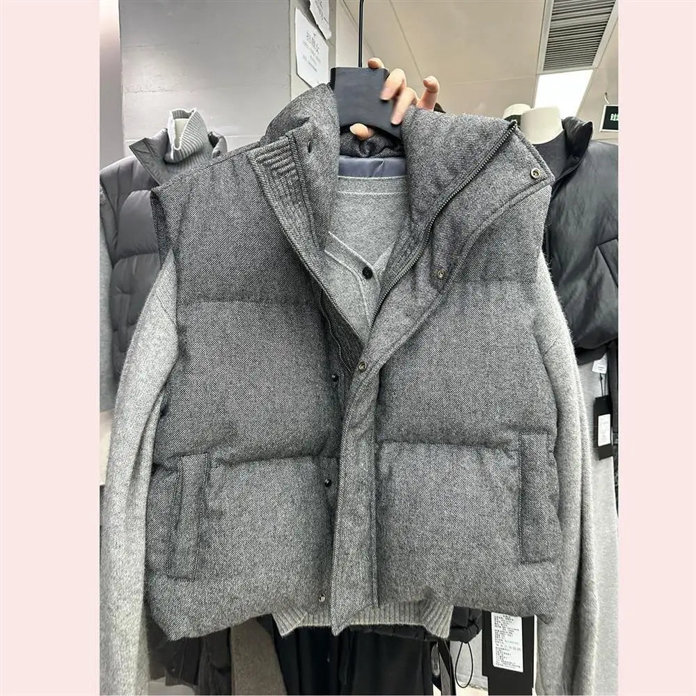 Warm Women's Puffer Vest - Boxy Quilted Polyester Winter - Tophatter Daily Deals