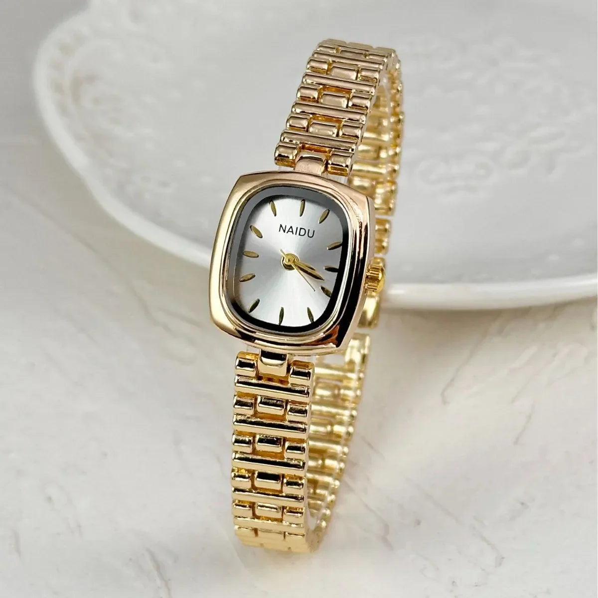 Vintage Ladies Quartz Watch Oval Stainless Steel Apparel & Accessories > Jewelry > Watches - Tophatter Daily Deals