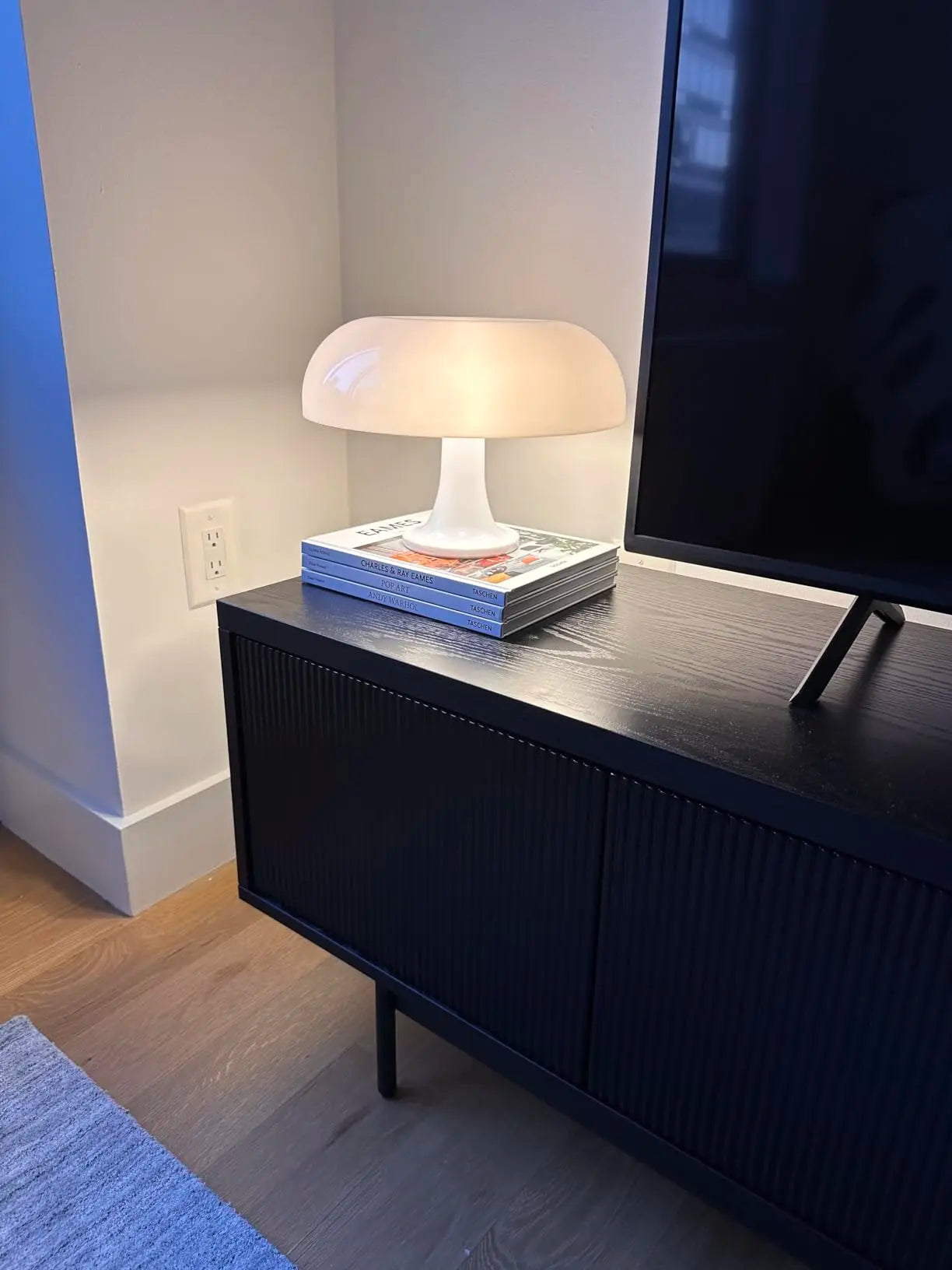 Japandi LED Mushroom Table Lamp Ivory Minimalist Bedside Lighting - Tophatter Daily Deals