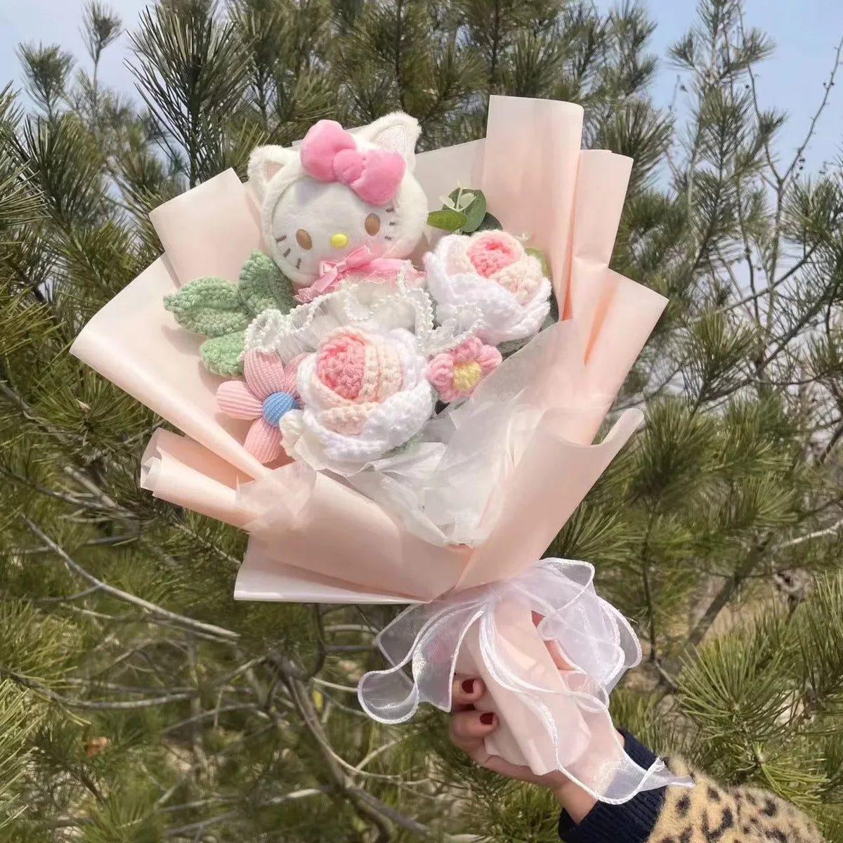 Sanrio Hello Kitty Plush Bouquet Flowers Light Pink - Roses Flowers - Tophatter Daily Deals