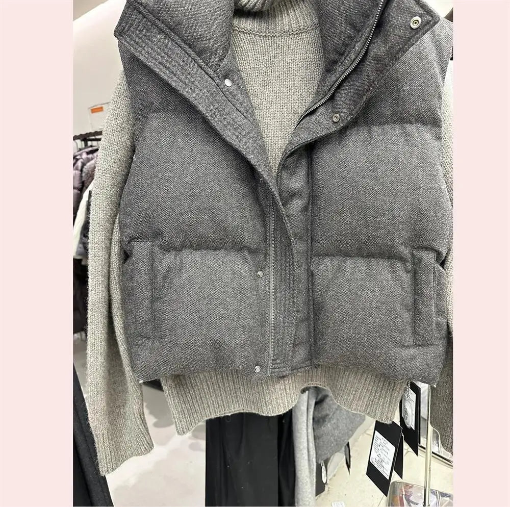 Warm Women's Puffer Vest - Boxy Quilted Polyester Winter - Tophatter Daily Deals
