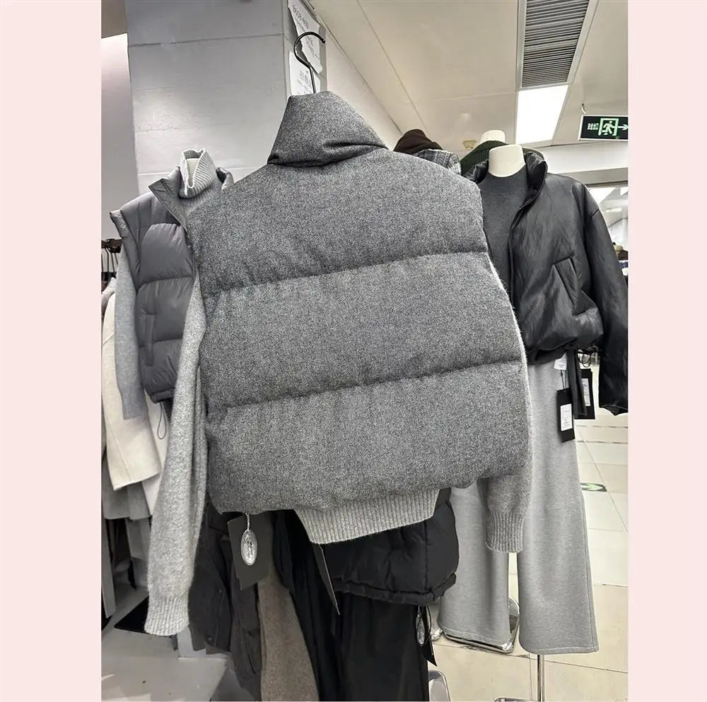 Warm Women's Puffer Vest - Boxy Quilted Polyester Winter - Tophatter Daily Deals